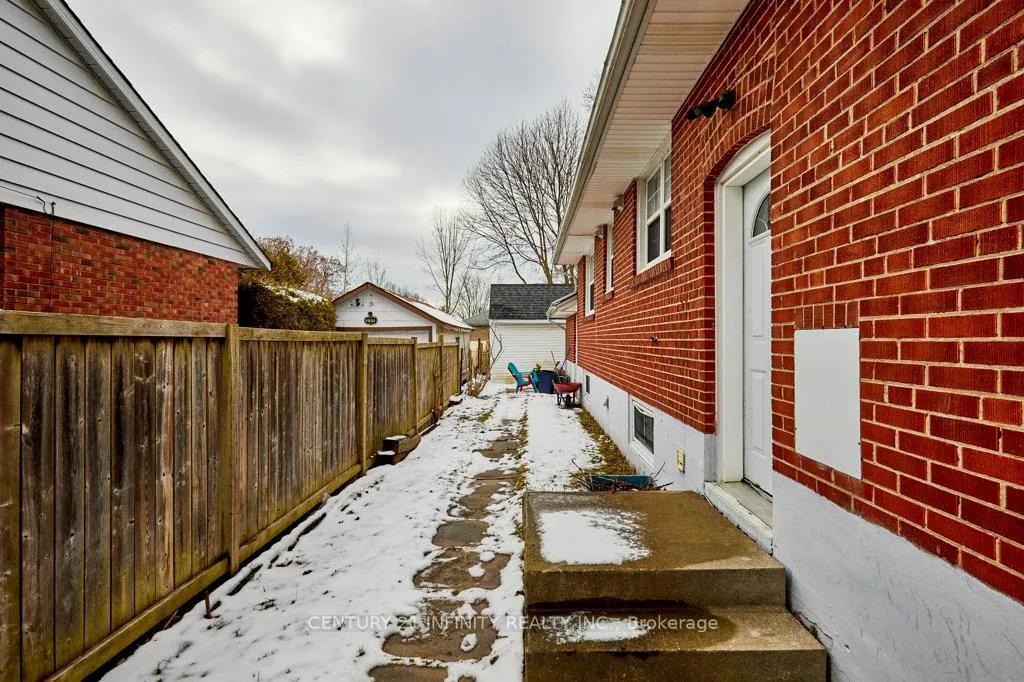 Photo 44 of 1181 Valley Drive, Oshawa, Lakeview — HOMEH