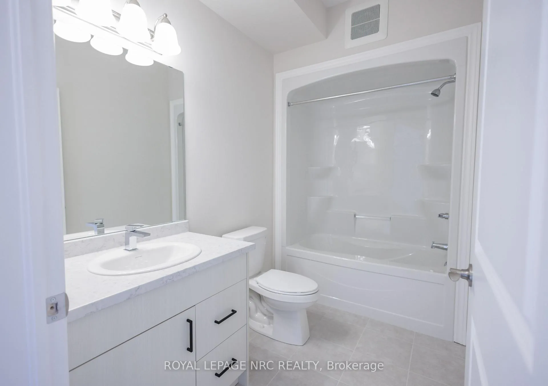 Photo 7 of Unit 2B, 41 St Davids Road W, Thorold, Thorold Downtown — HOMEH