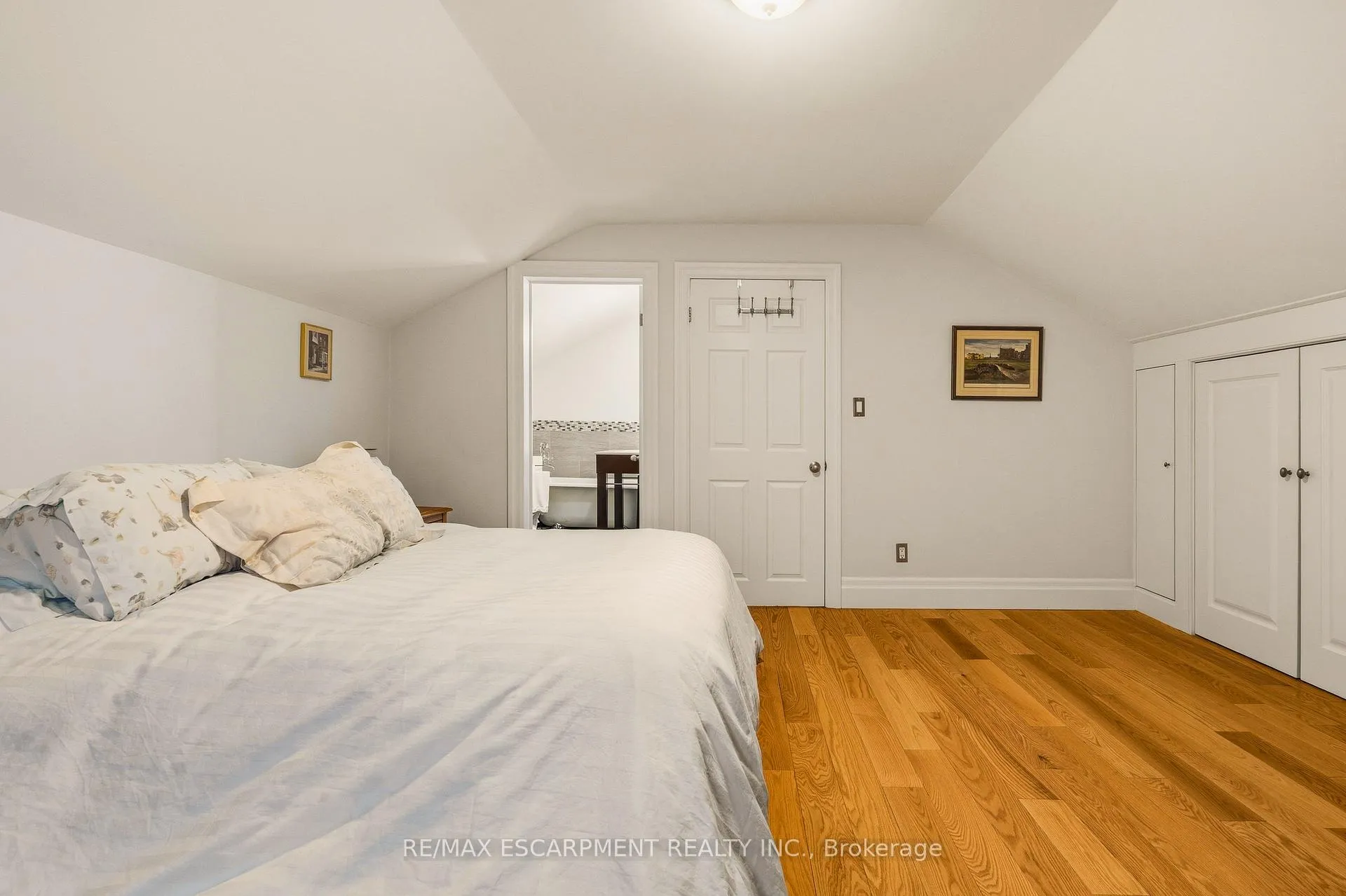 Photo 33 of 243 Hatt Street, Hamilton, Dundas — HOMEH