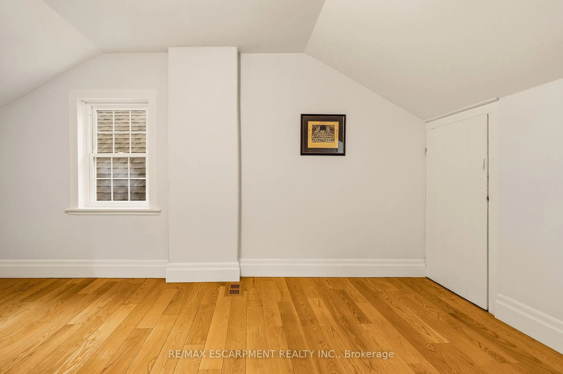 Photo 35 of 243 Hatt Street, Hamilton, Dundas — HOMEH