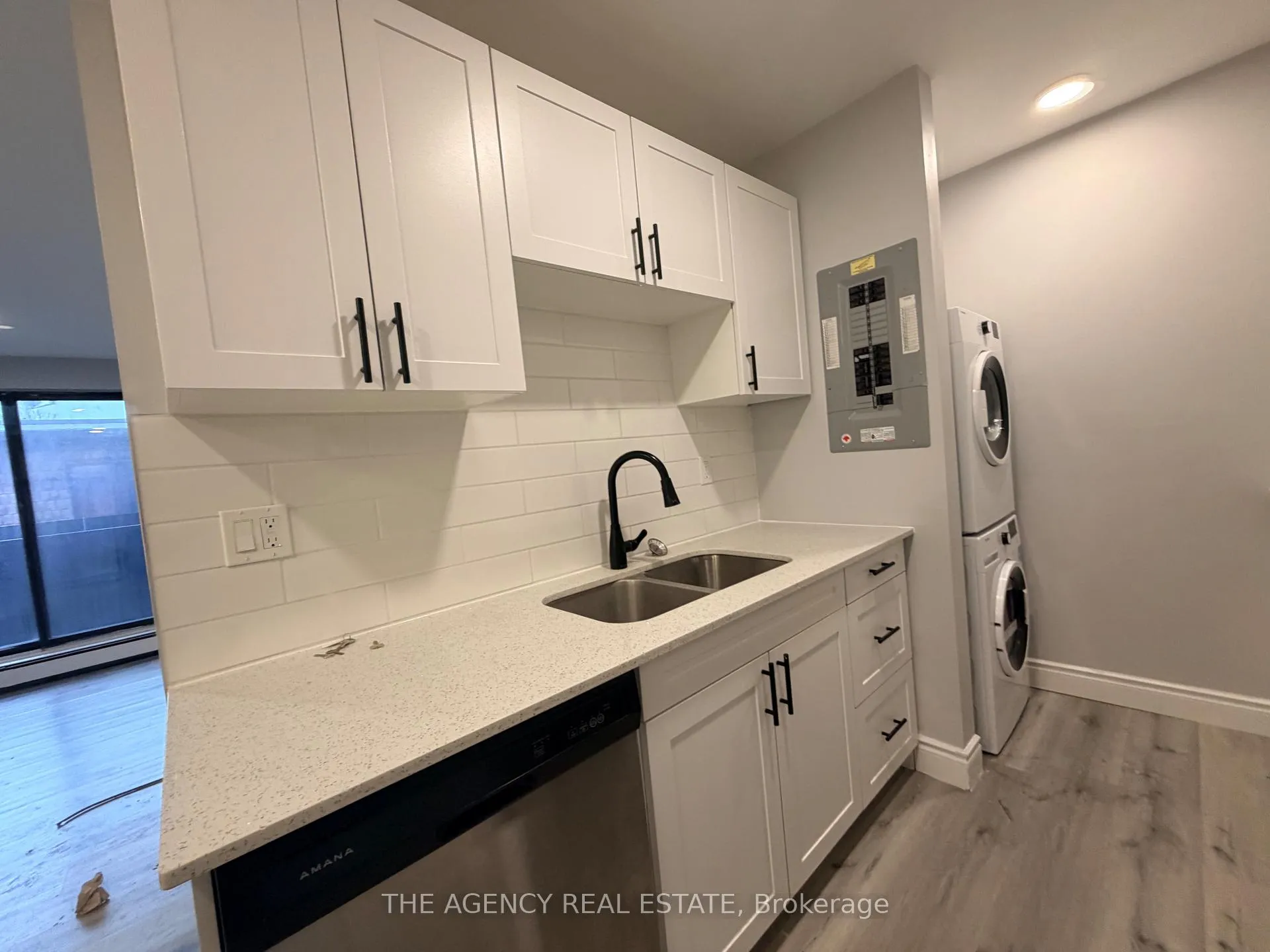 Photo 2 of 49 Taylor Avenue, Chatham-Kent, Chatham — HOMEH