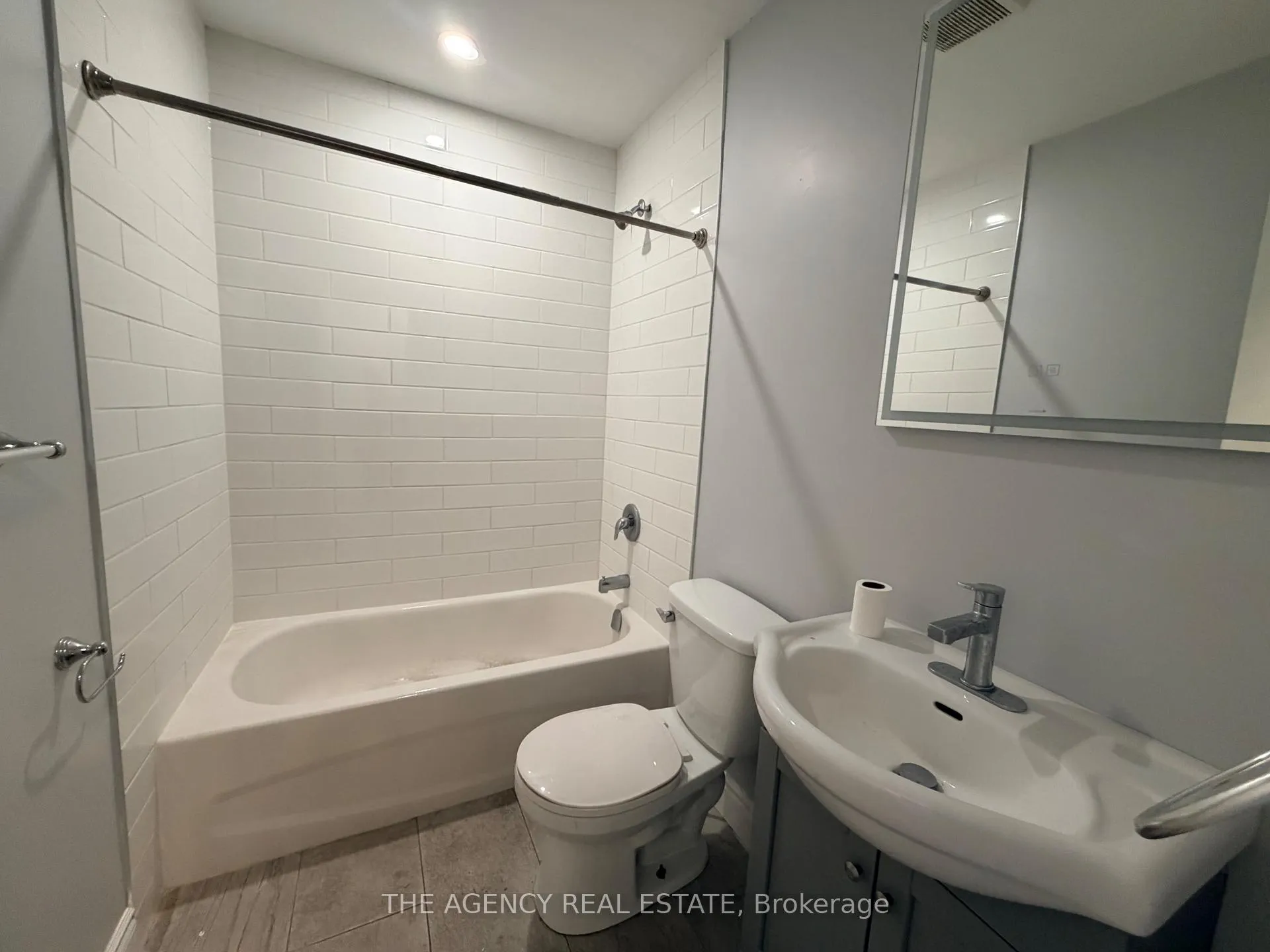 Photo 10 of 49 Taylor Avenue, Chatham-Kent, Chatham — HOMEH
