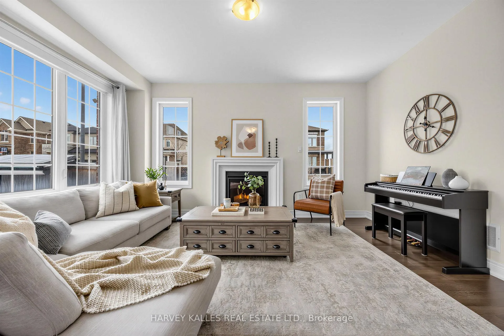 Photo 5 of 1002 Kingpeak Crescent, Pickering, Rural Pickering — HOMEH