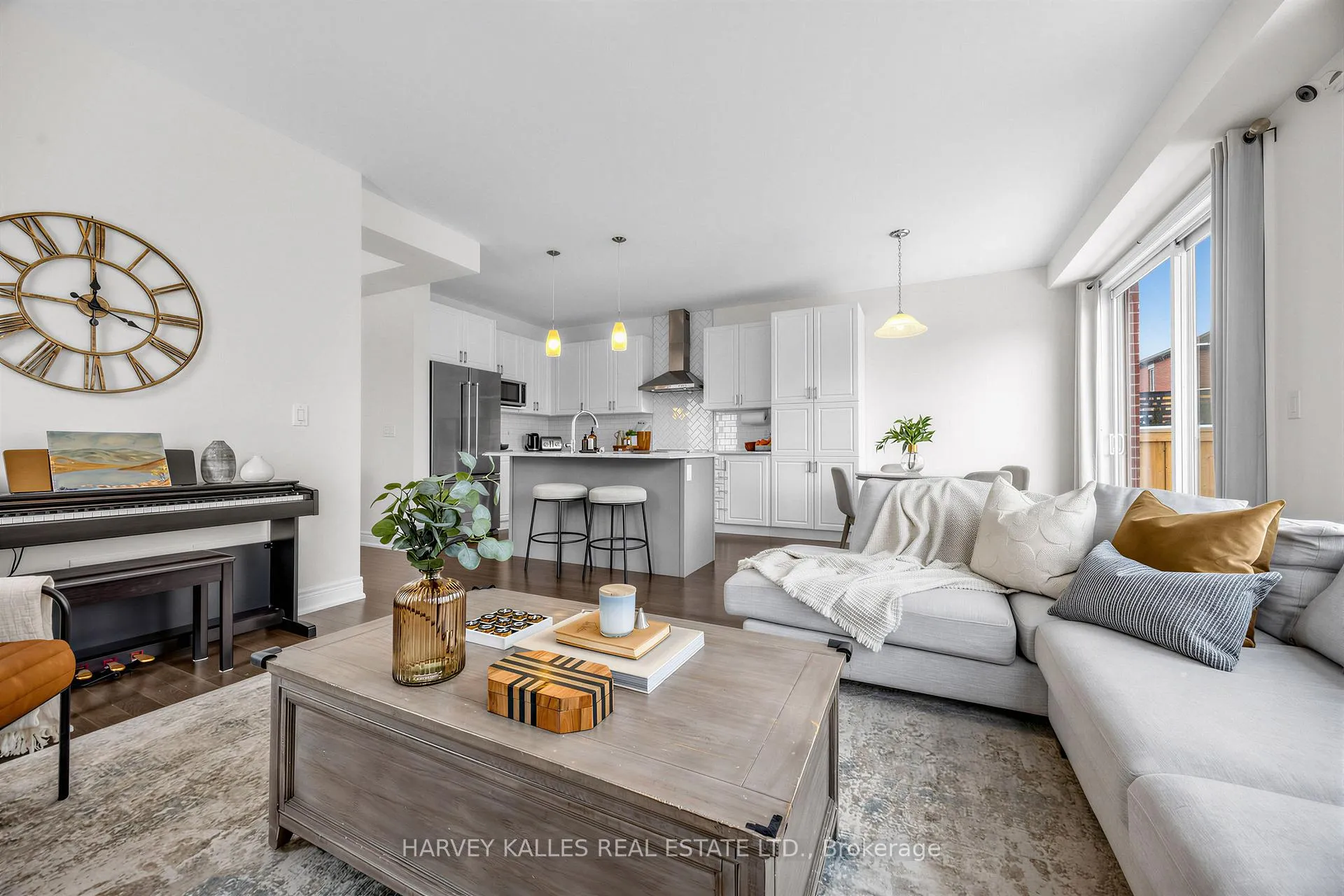 Photo 8 of 1002 Kingpeak Crescent, Pickering, Rural Pickering — HOMEH