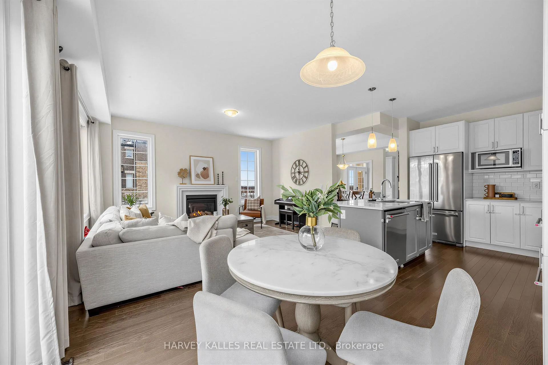 Photo 9 of 1002 Kingpeak Crescent, Pickering, Rural Pickering — HOMEH
