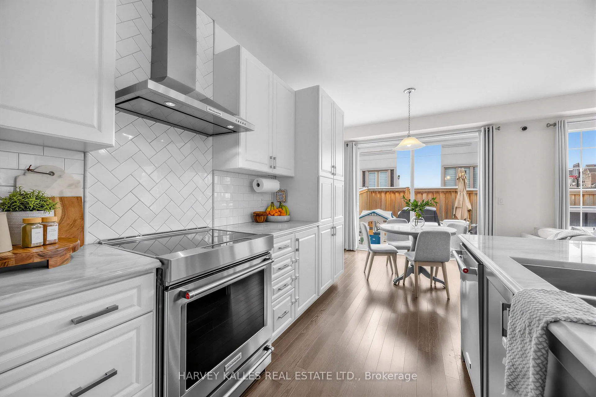 Photo 11 of 1002 Kingpeak Crescent, Pickering, Rural Pickering — HOMEH