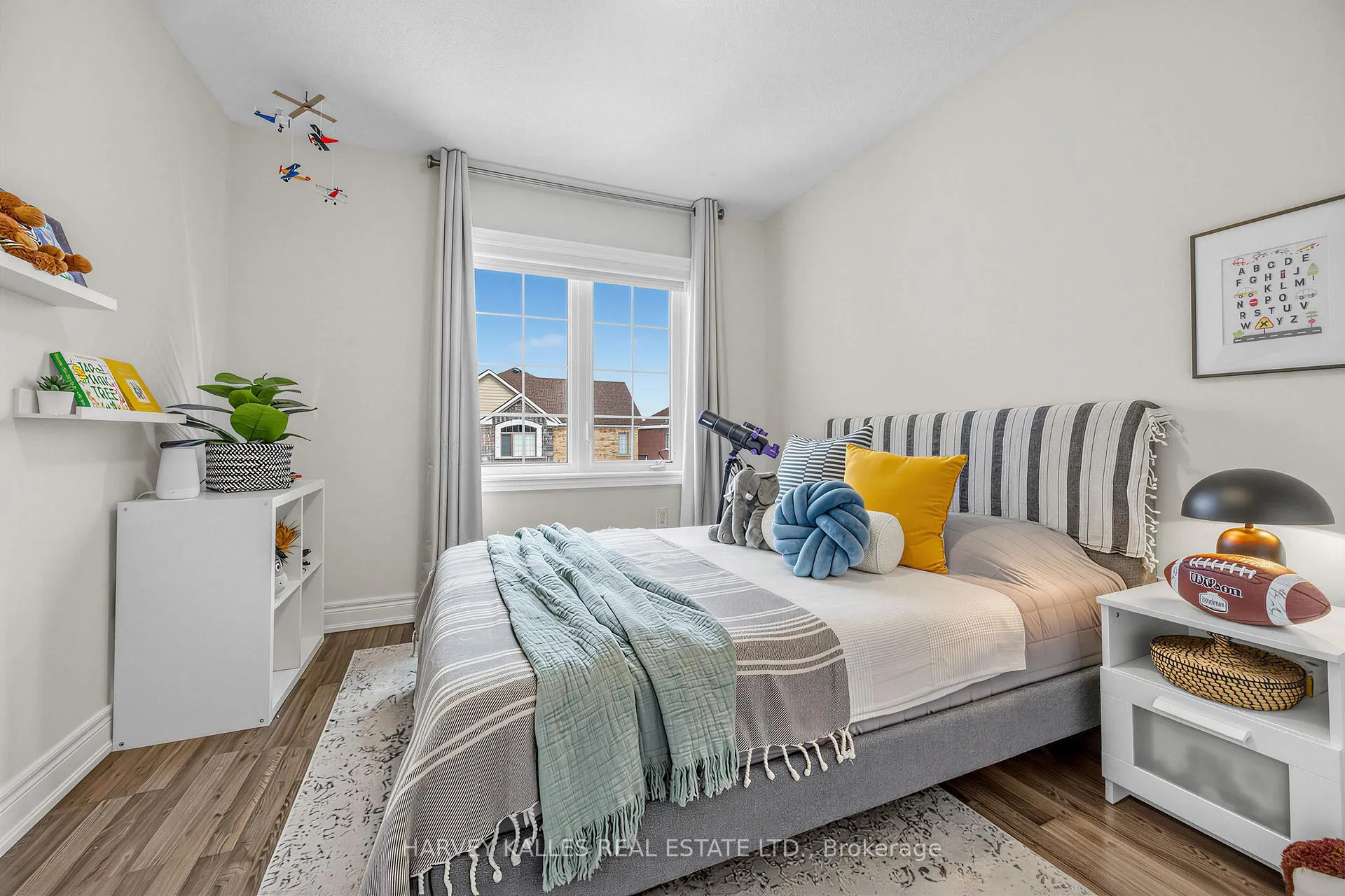 Photo 24 of 1002 Kingpeak Crescent, Pickering, Rural Pickering — HOMEH