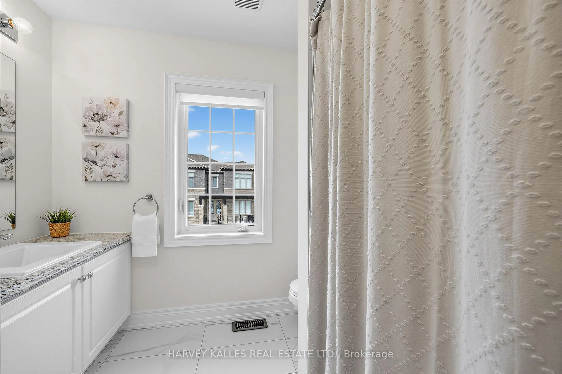 Photo 25 of 1002 Kingpeak Crescent, Pickering, Rural Pickering — HOMEH