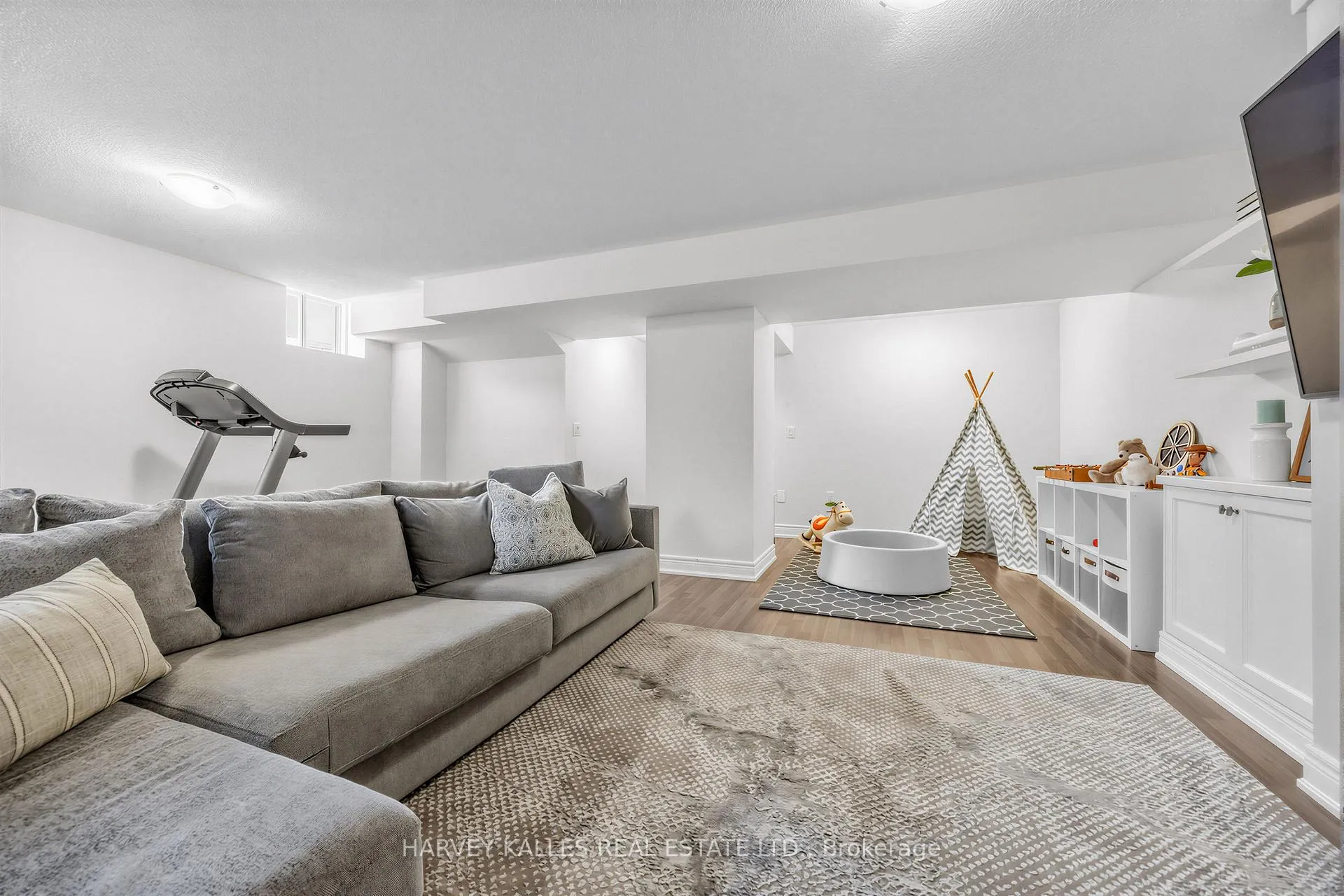 Photo 36 of 1002 Kingpeak Crescent, Pickering, Rural Pickering — HOMEH