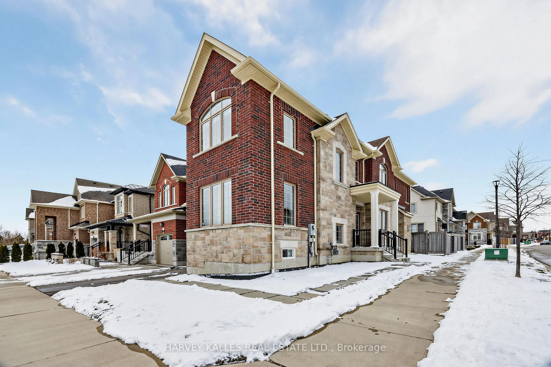Photo 46 of 1002 Kingpeak Crescent, Pickering, Rural Pickering — HOMEH