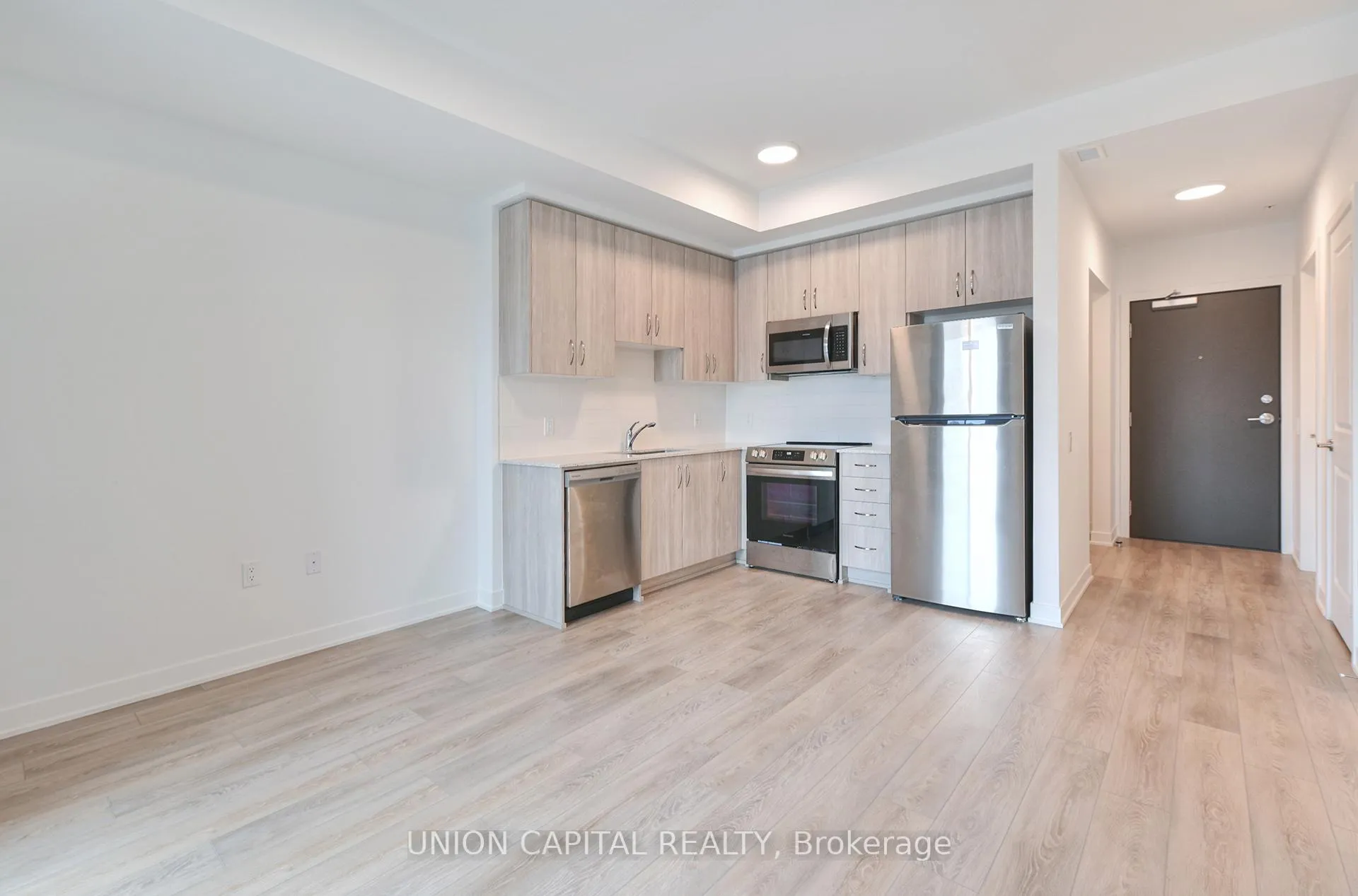 Photo 4 of Unit 209, 385 Arctic Red Drive, Oshawa, Windfields — HOMEH