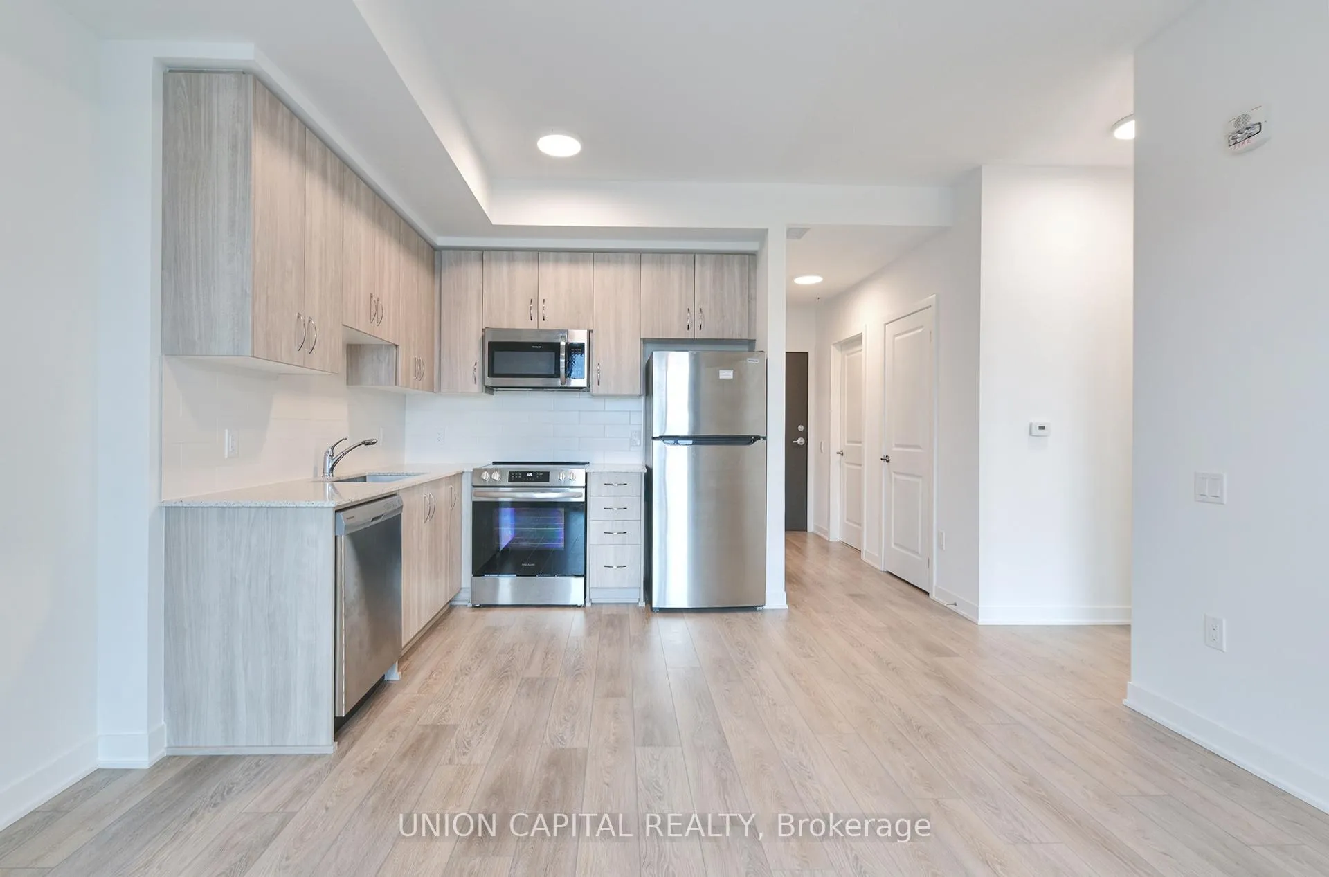 Photo 5 of Unit 209, 385 Arctic Red Drive, Oshawa, Windfields — HOMEH