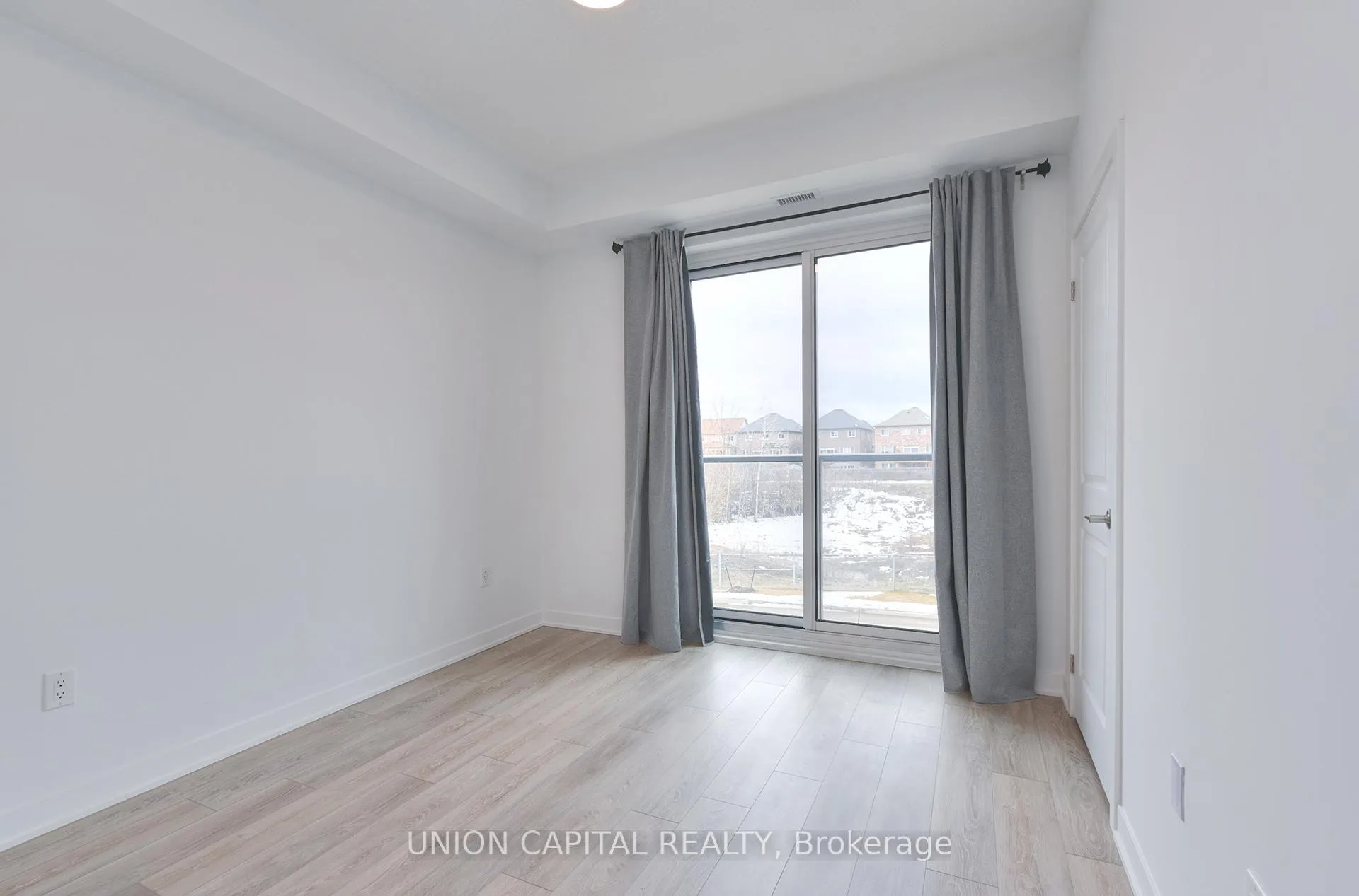 Photo 7 of Unit 209, 385 Arctic Red Drive, Oshawa, Windfields — HOMEH