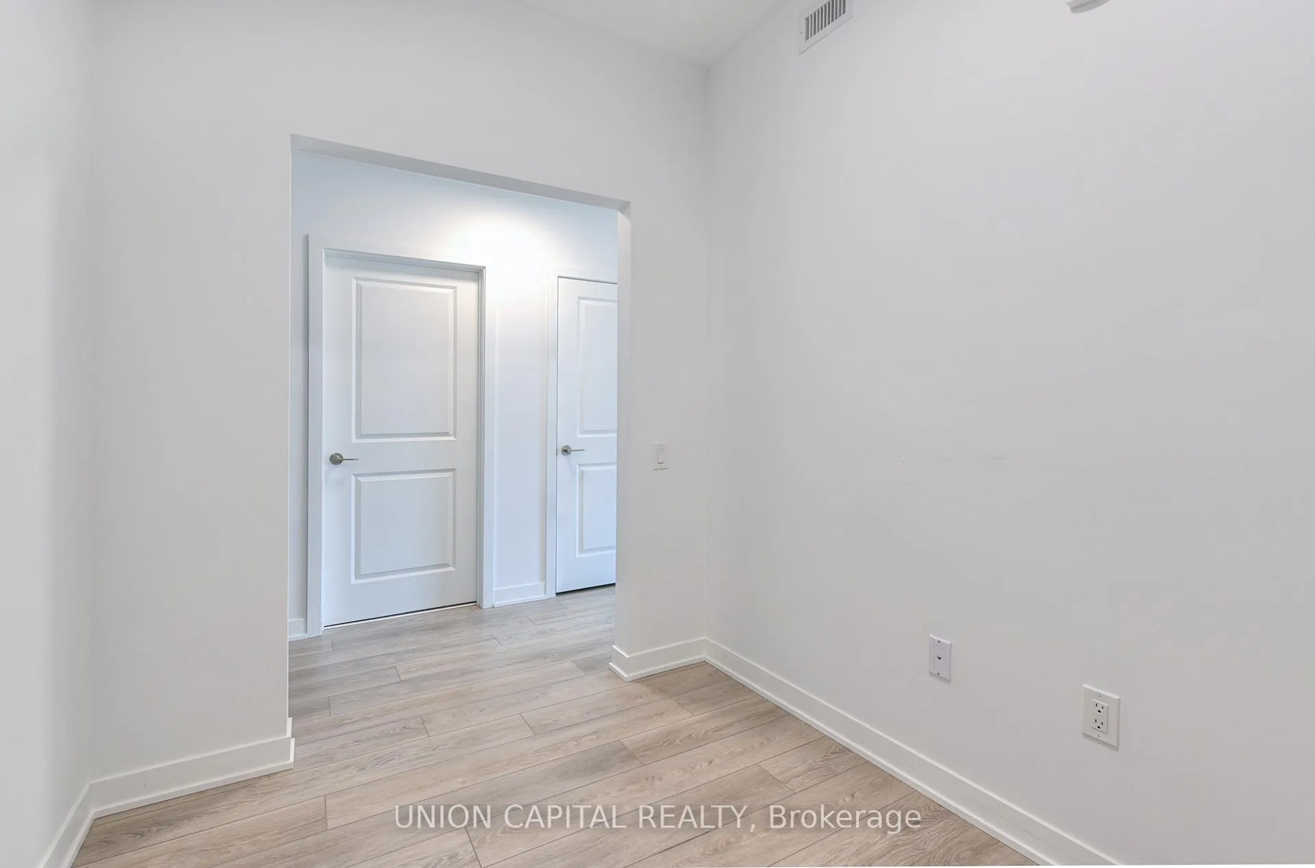 Photo 11 of Unit 209, 385 Arctic Red Drive, Oshawa, Windfields — HOMEH