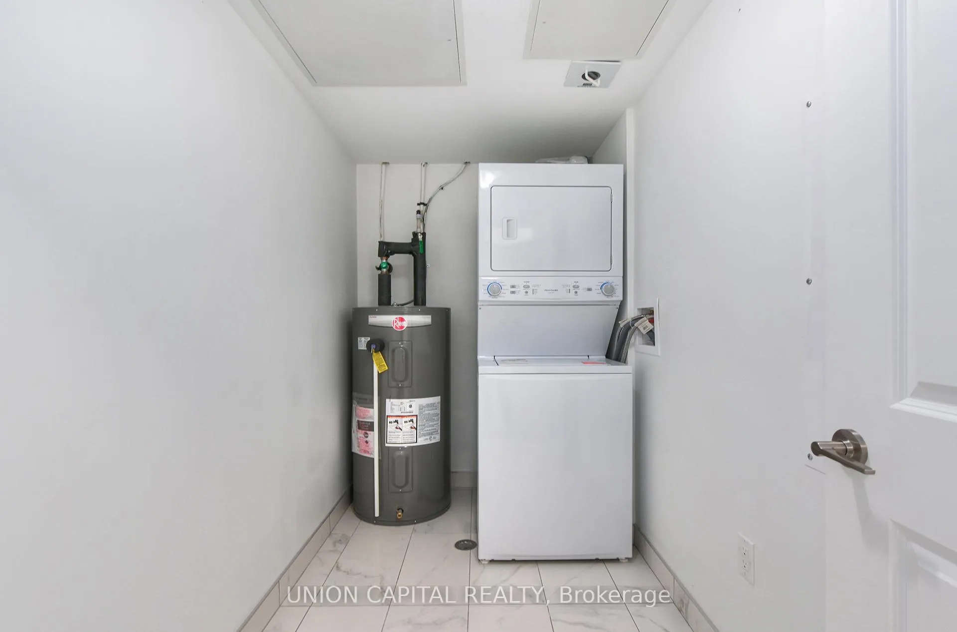 Photo 13 of Unit 209, 385 Arctic Red Drive, Oshawa, Windfields — HOMEH