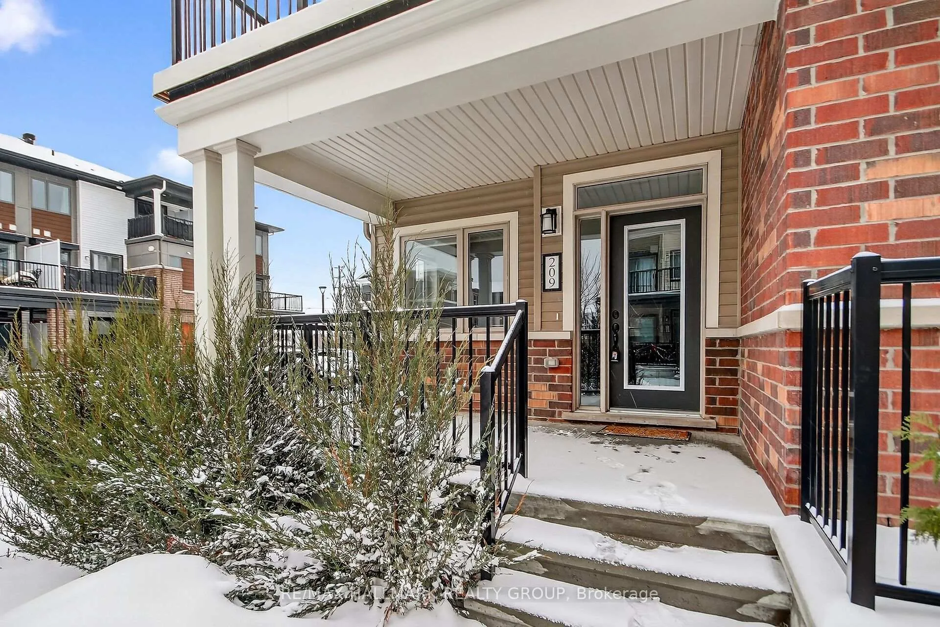Photo 1 of 209 Lapland Private, Ottawa, Kanata - Emerald Meadows/Trailwest — HOMEH