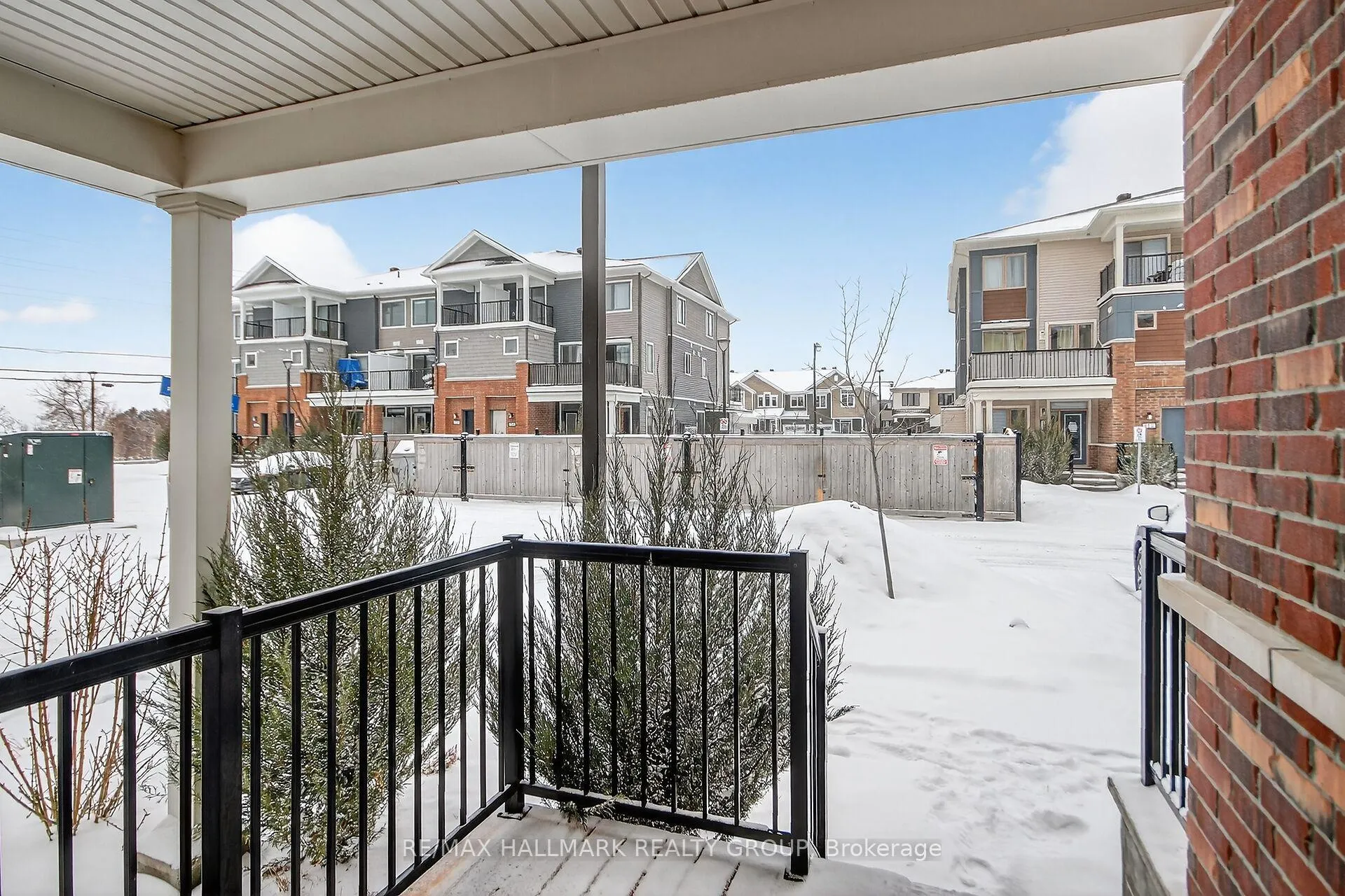 Photo 3 of 209 Lapland Private, Ottawa, Kanata - Emerald Meadows/Trailwest — HOMEH