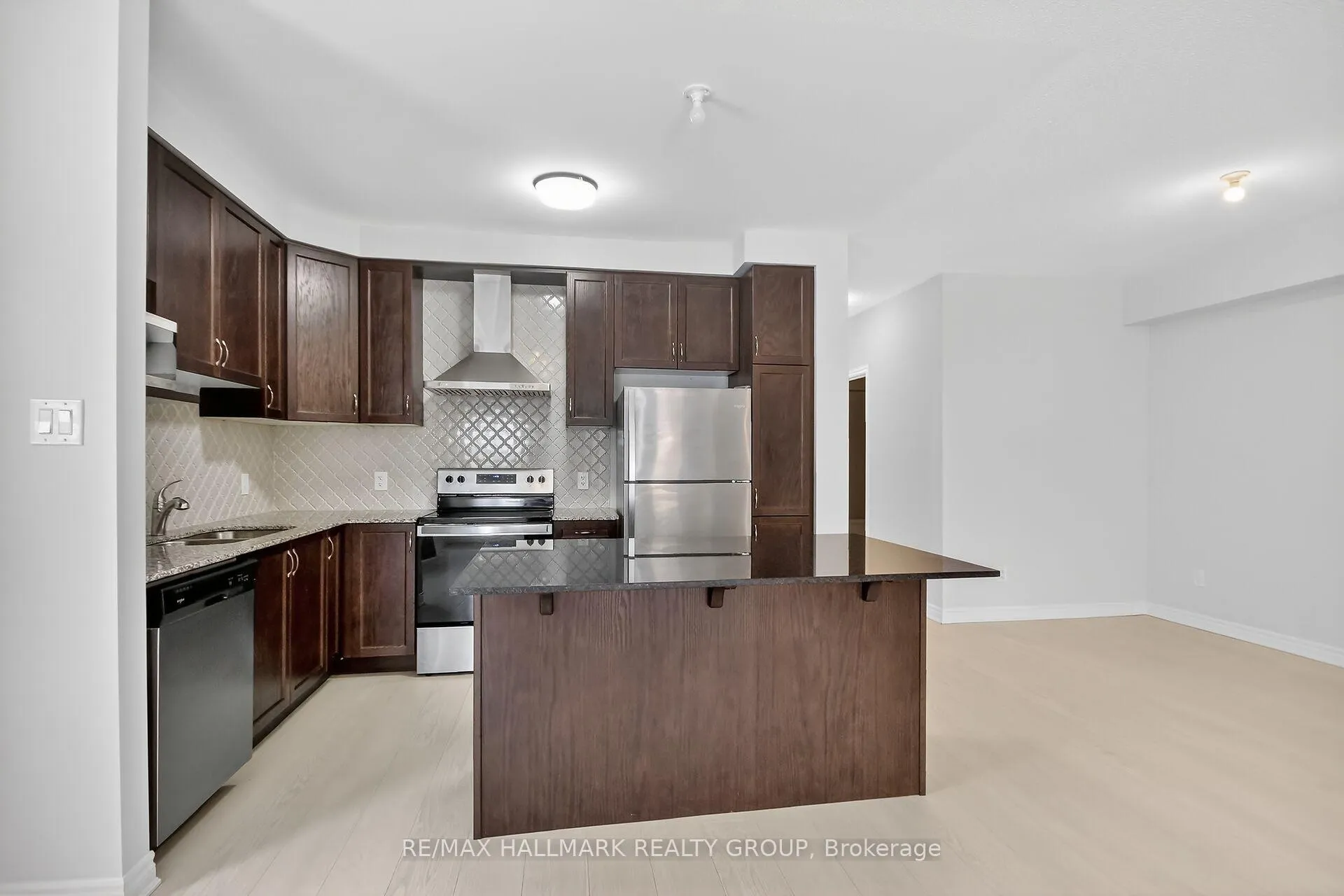 Photo 6 of 209 Lapland Private, Ottawa, Kanata - Emerald Meadows/Trailwest — HOMEH