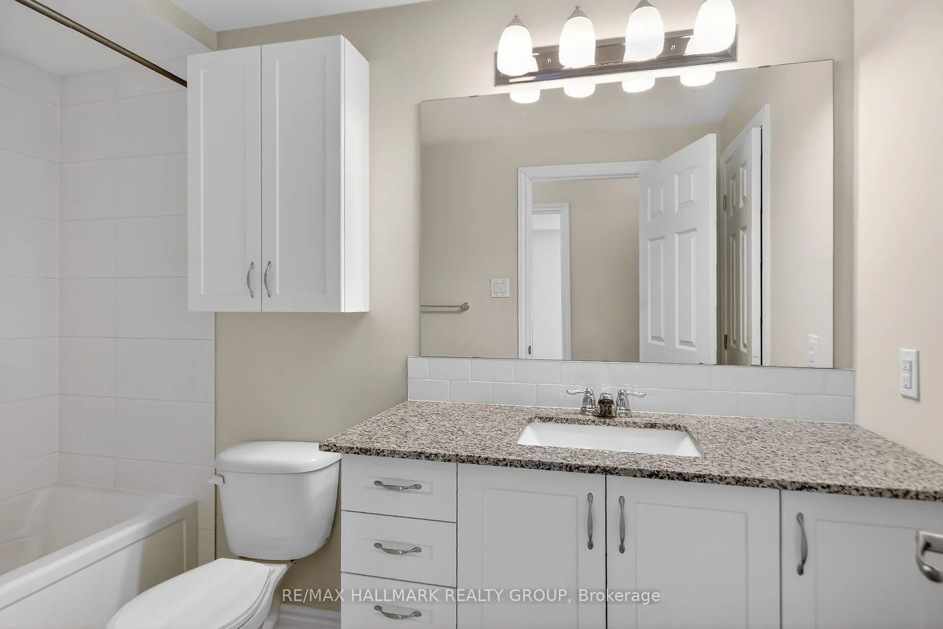 Photo 11 of 209 Lapland Private, Ottawa, Kanata - Emerald Meadows/Trailwest — HOMEH