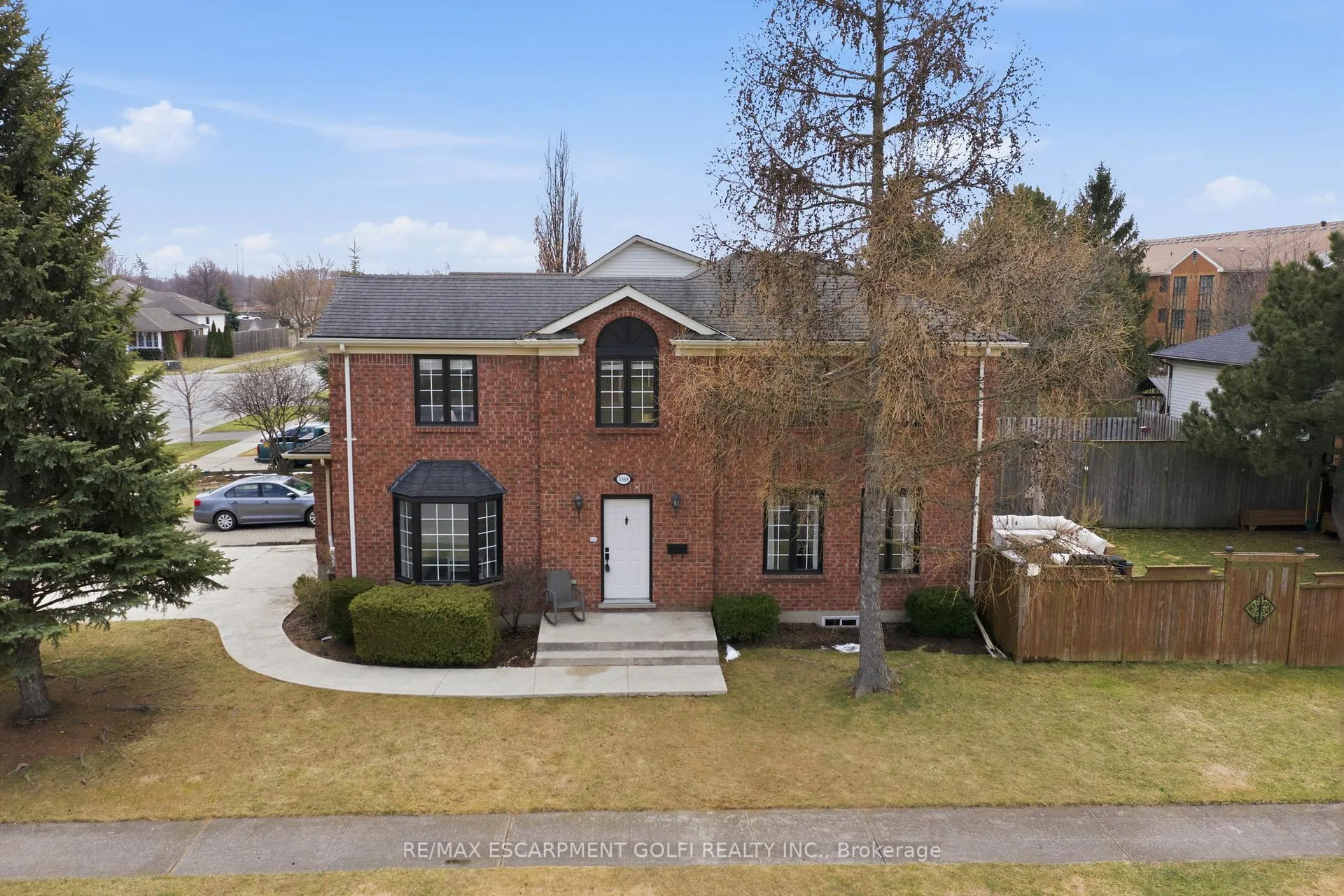Photo 2 of 3368 Cardinal Drive, Niagara Falls, Mt. Carmel — HOMEH