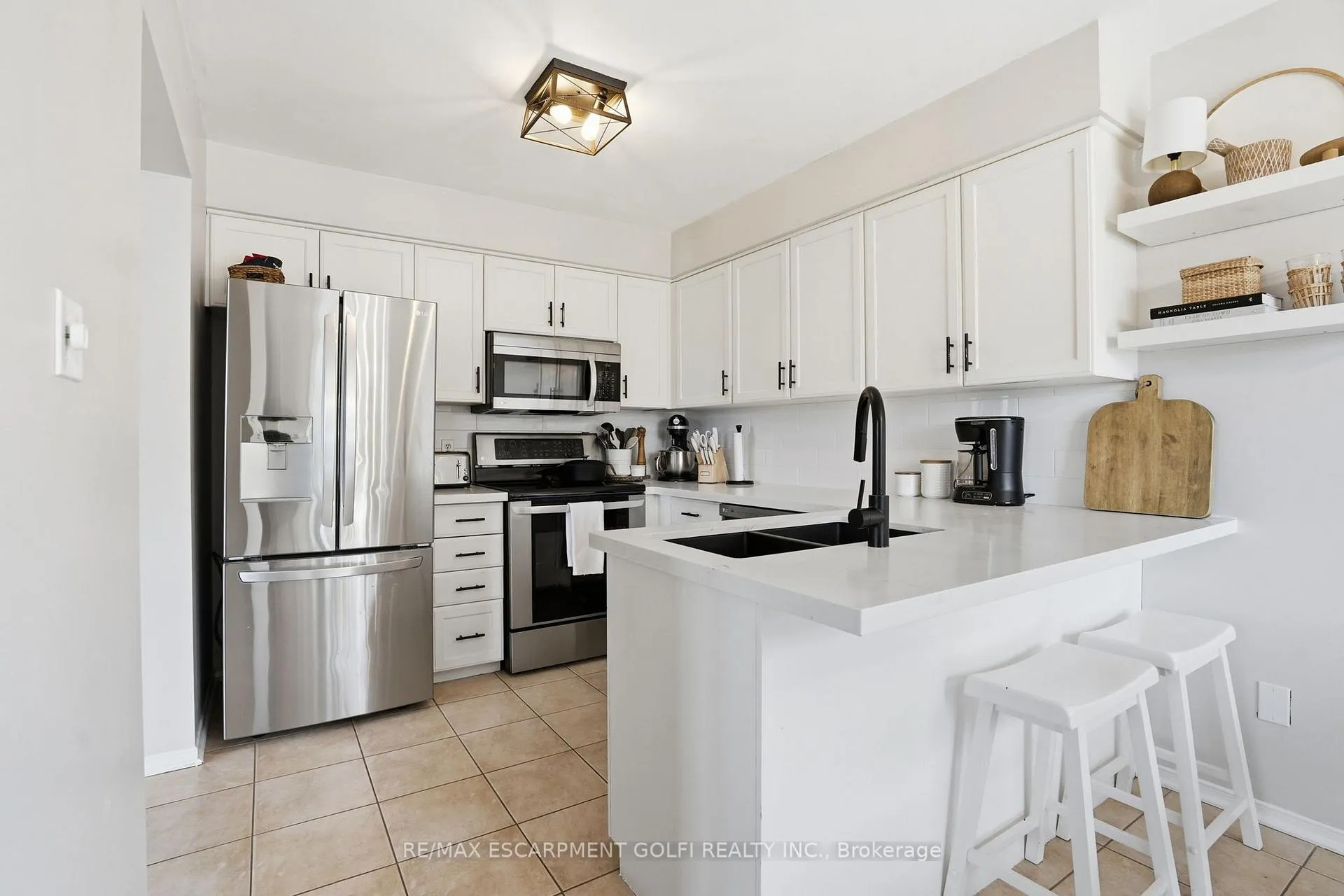 Photo 9 of 3368 Cardinal Drive, Niagara Falls, Mt. Carmel — HOMEH