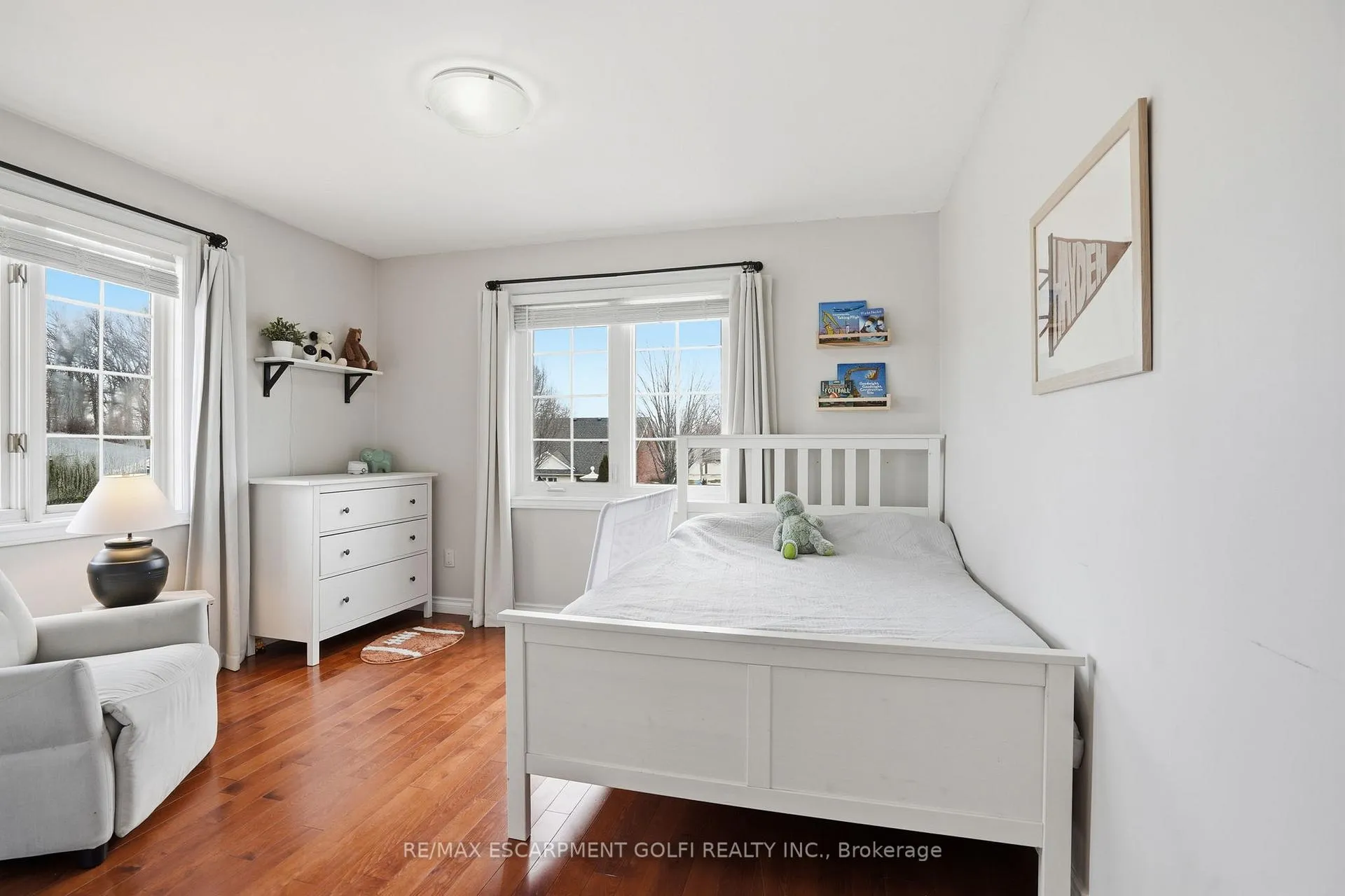 Photo 10 of 3368 Cardinal Drive, Niagara Falls, Mt. Carmel — HOMEH