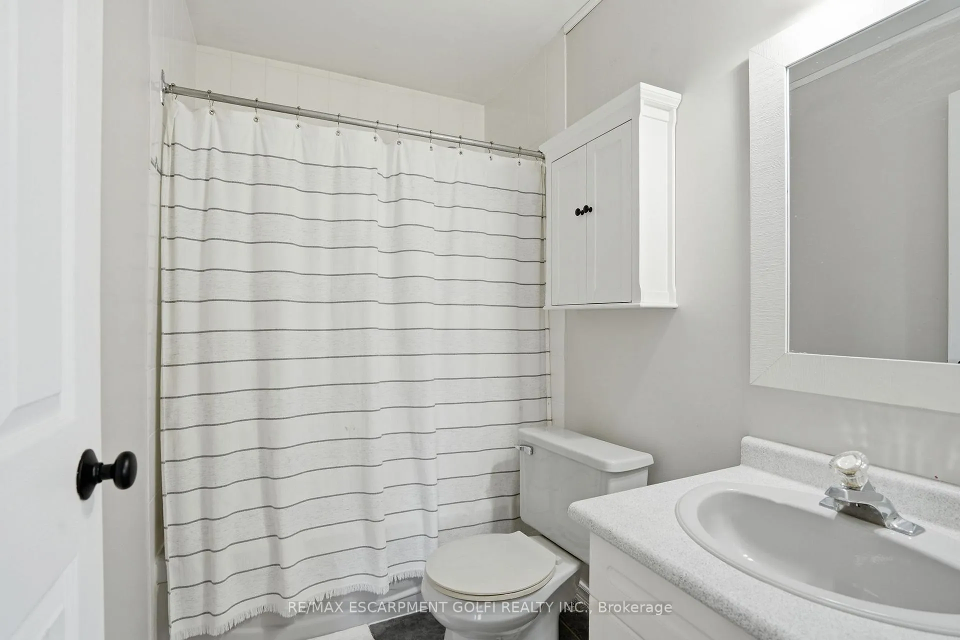 Photo 12 of 3368 Cardinal Drive, Niagara Falls, Mt. Carmel — HOMEH