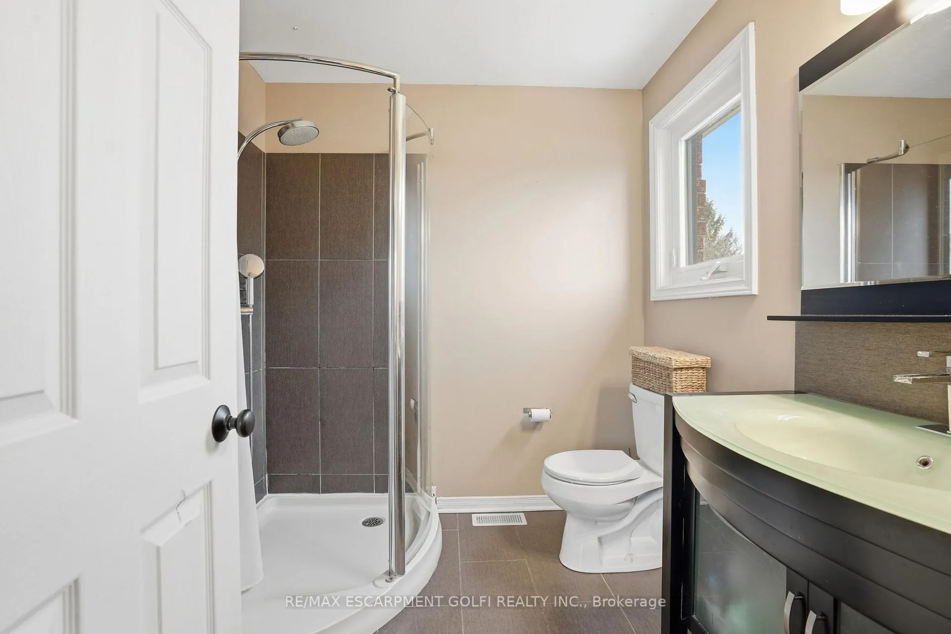 Photo 15 of 3368 Cardinal Drive, Niagara Falls, Mt. Carmel — HOMEH