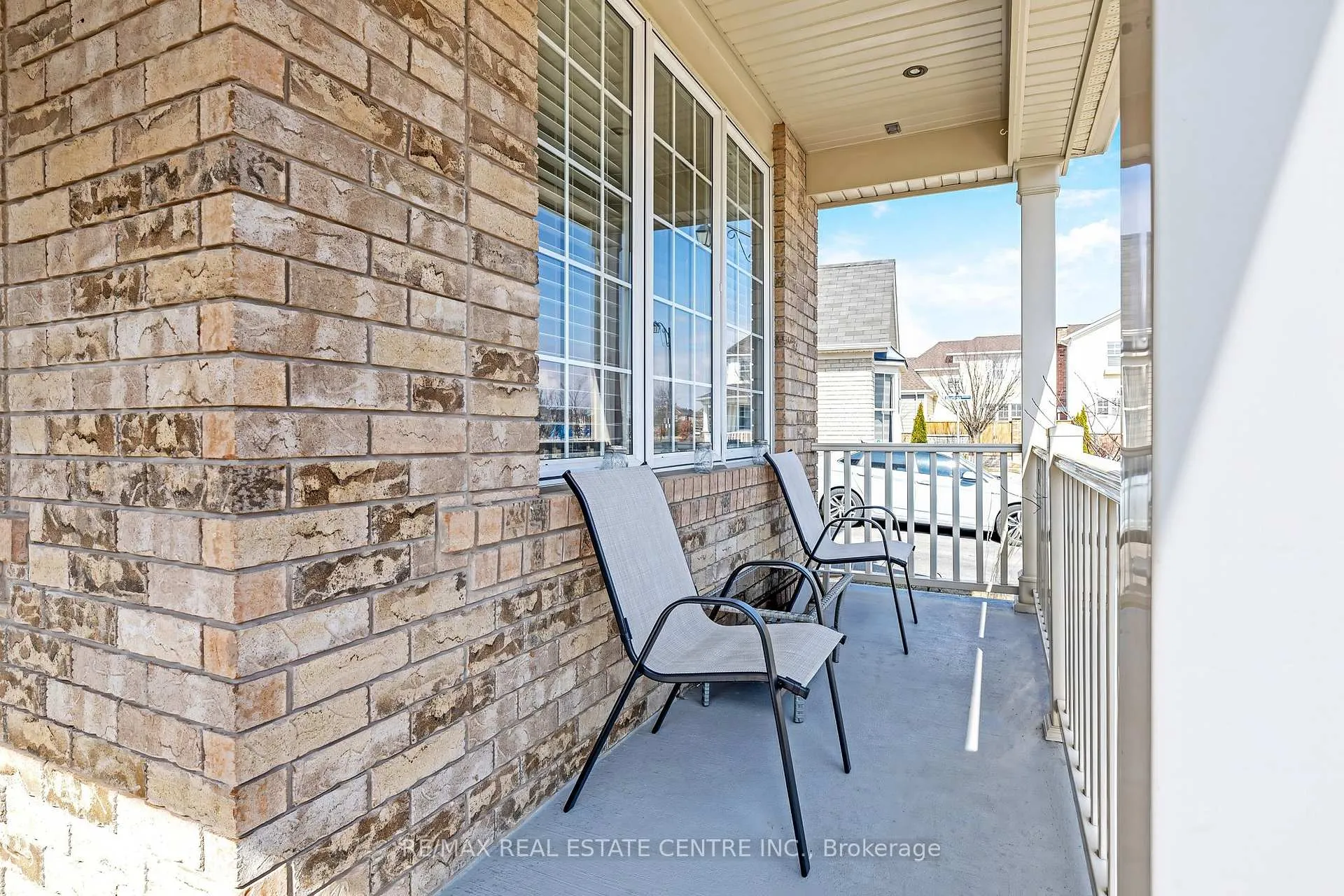 Photo 3 of 823 Biggar Heights, Milton, Coates — HOMEH