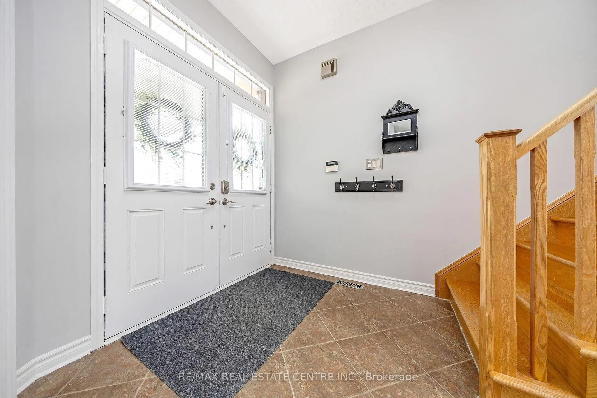 Photo 6 of 823 Biggar Heights, Milton, Coates — HOMEH