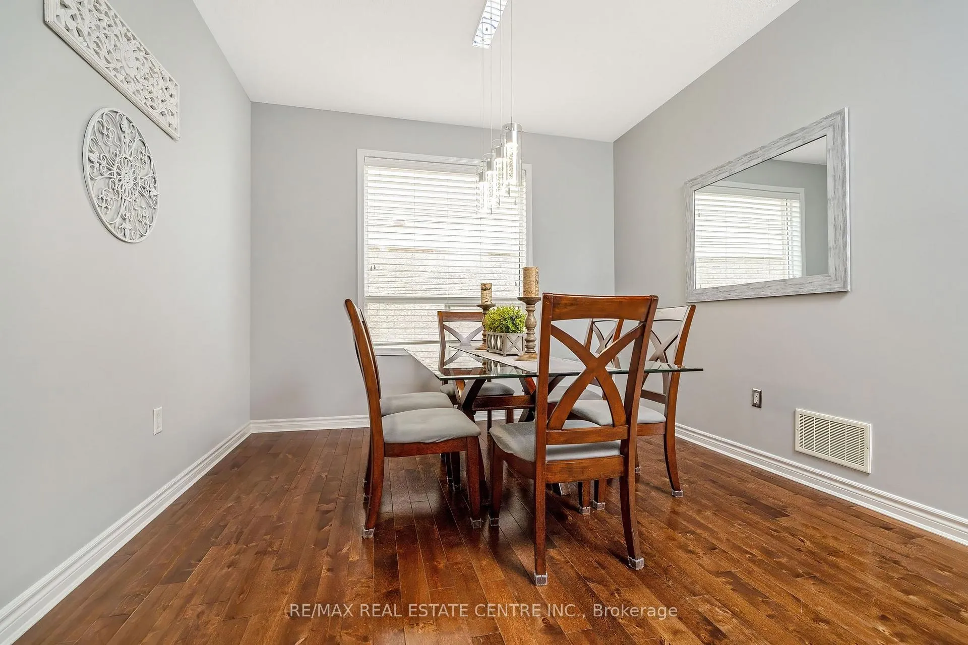 Photo 10 of 823 Biggar Heights, Milton, Coates — HOMEH