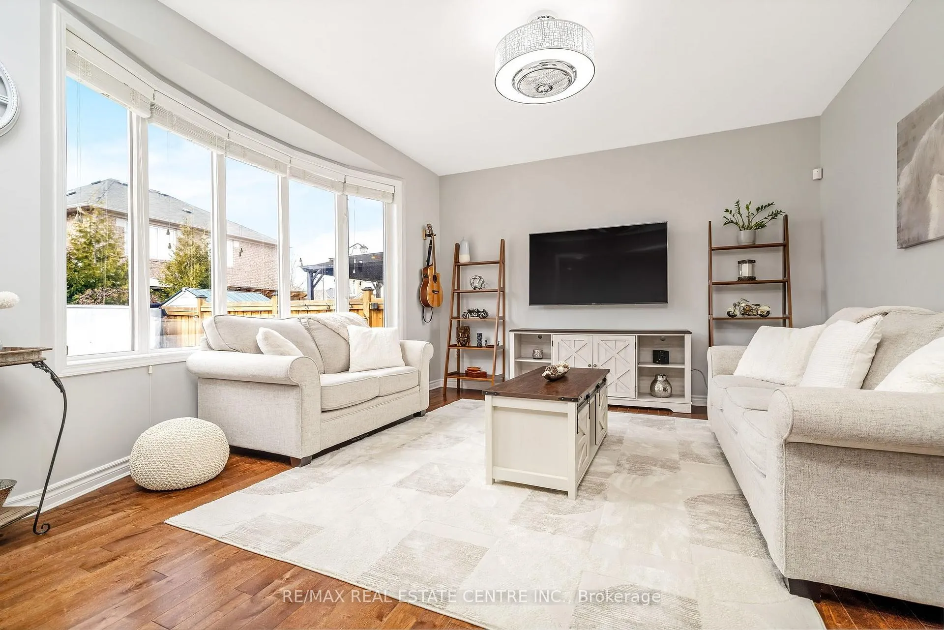 Photo 12 of 823 Biggar Heights, Milton, Coates — HOMEH