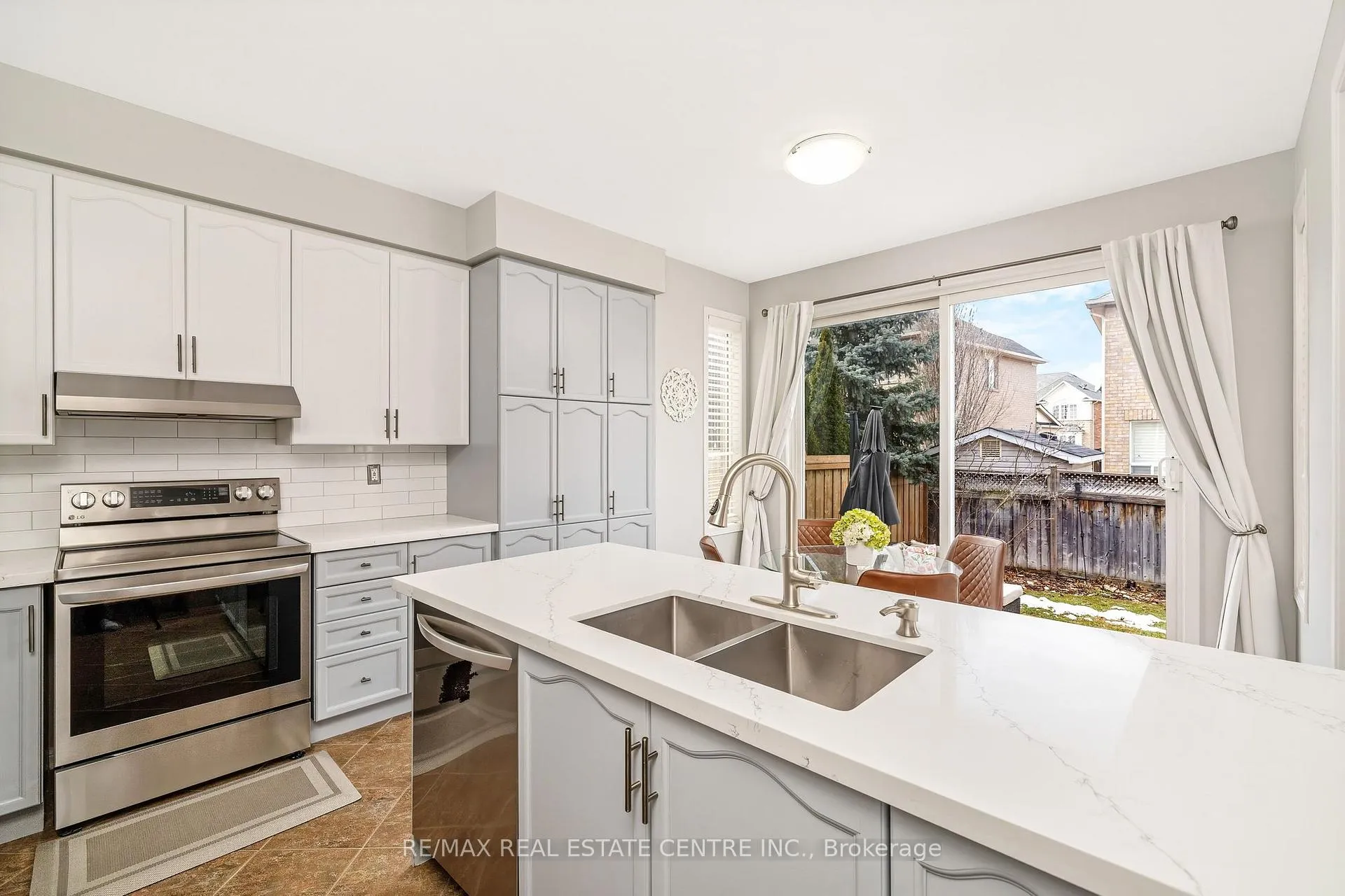 Photo 17 of 823 Biggar Heights, Milton, Coates — HOMEH