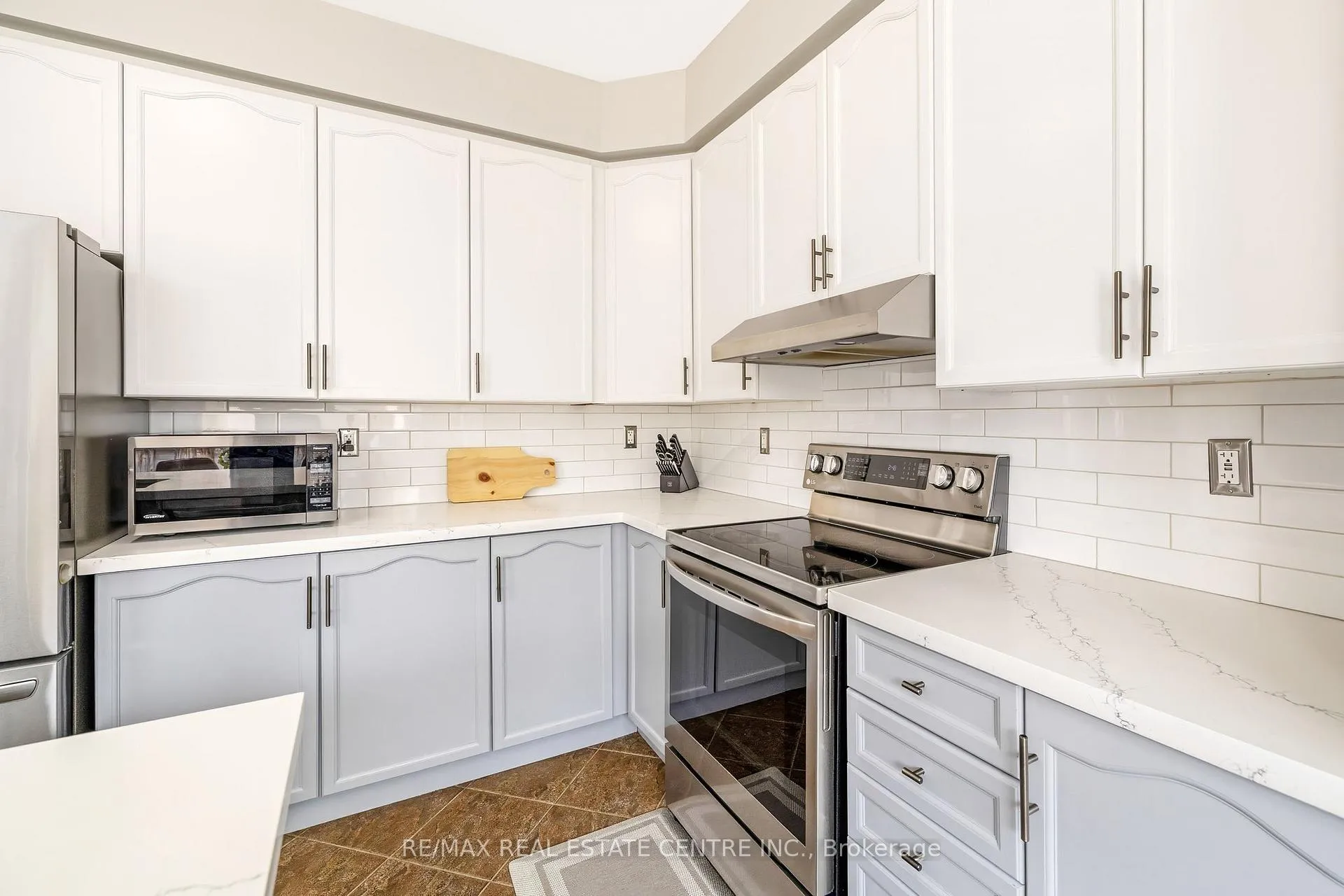Photo 18 of 823 Biggar Heights, Milton, Coates — HOMEH