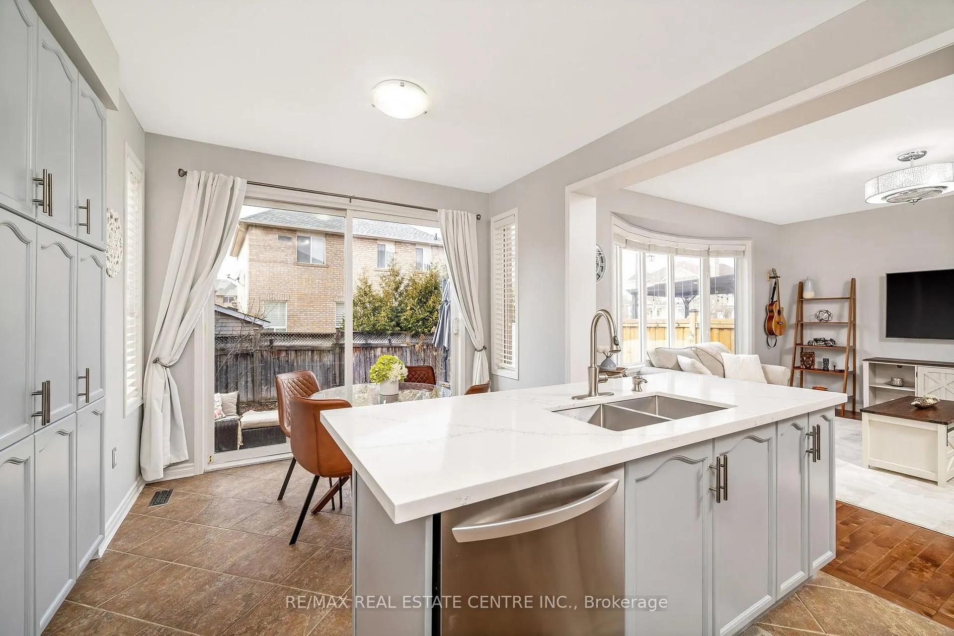 Photo 19 of 823 Biggar Heights, Milton, Coates — HOMEH