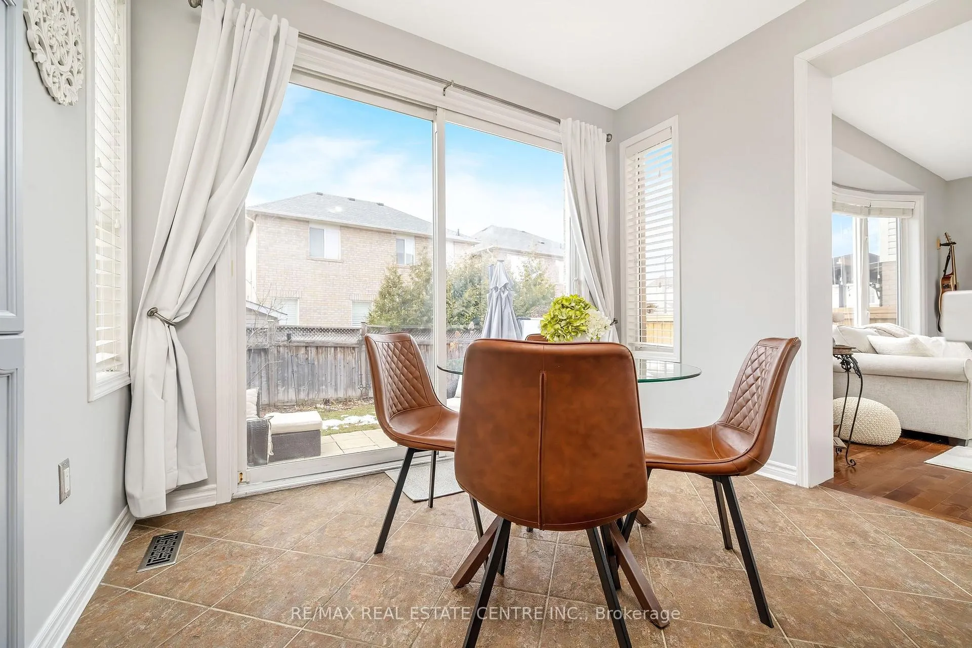 Photo 22 of 823 Biggar Heights, Milton, Coates — HOMEH