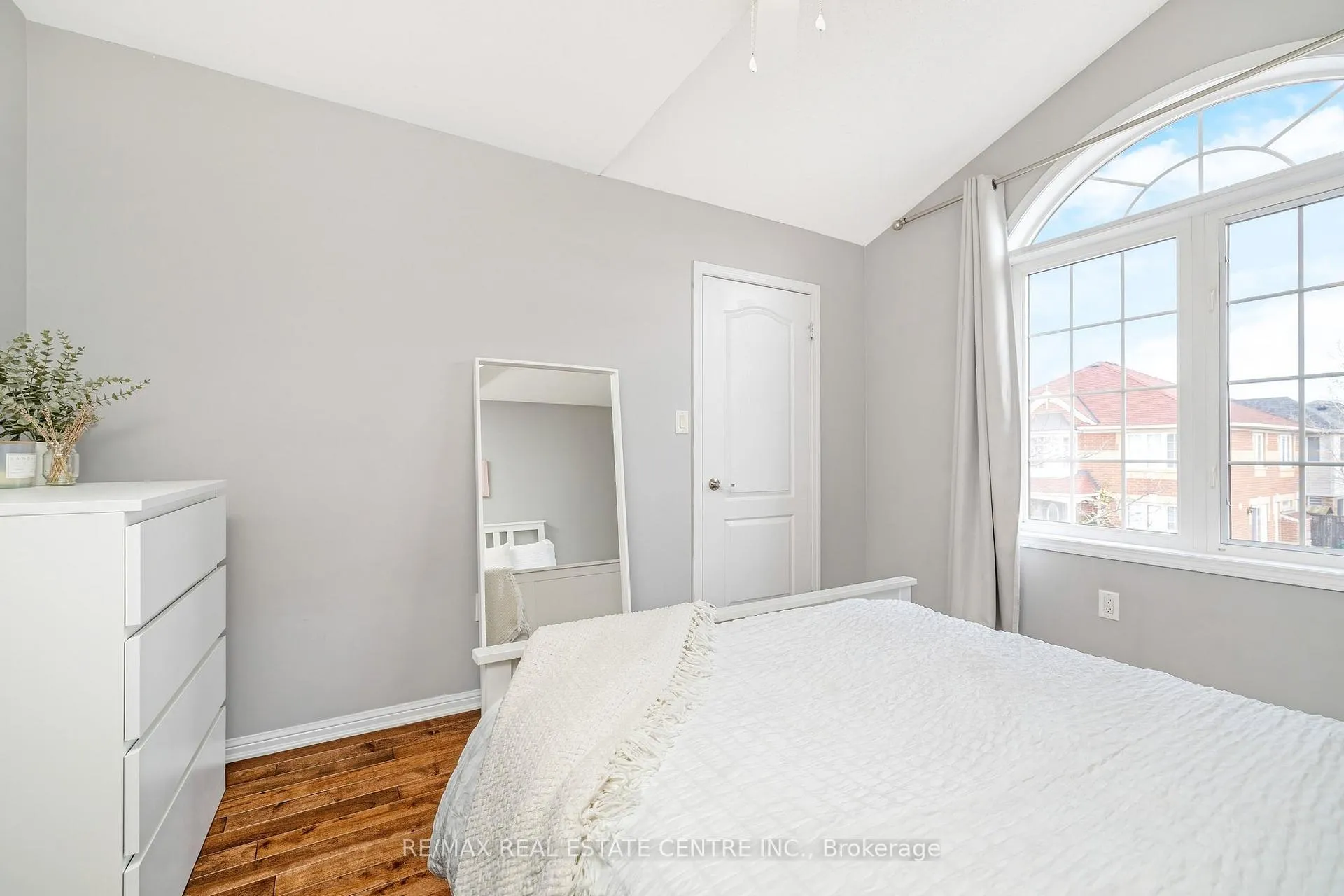 Photo 37 of 823 Biggar Heights, Milton, Coates — HOMEH