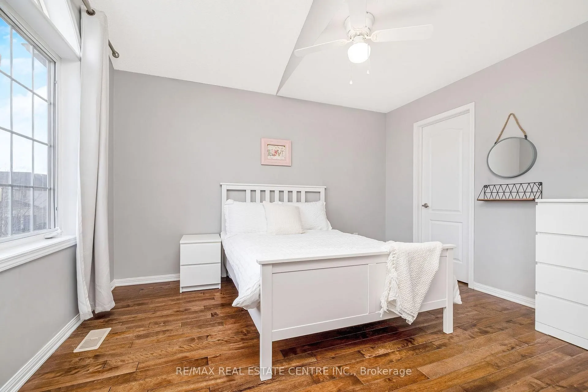 Photo 38 of 823 Biggar Heights, Milton, Coates — HOMEH