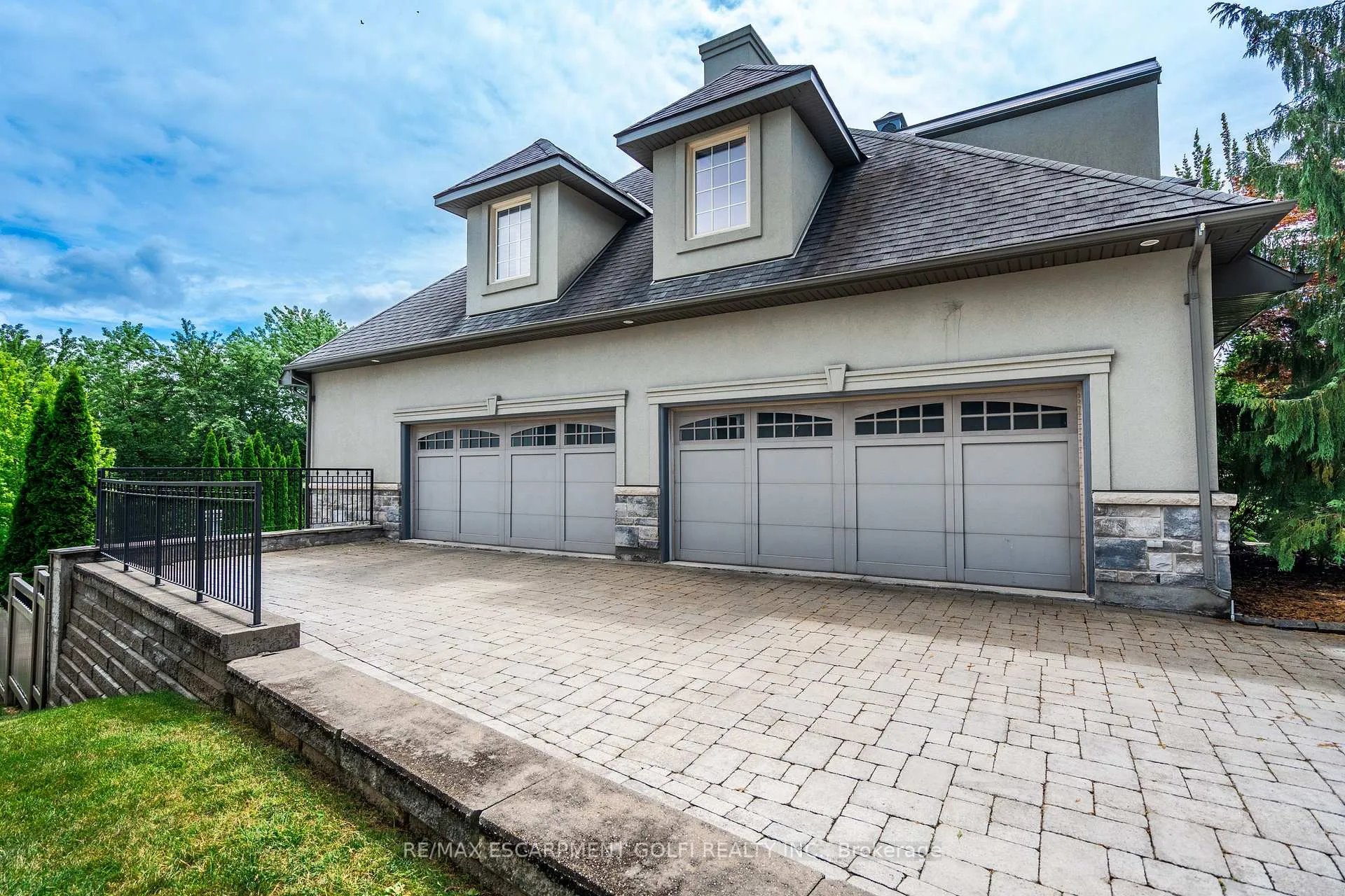 Photo 4 of 3542 Matthews Drive, Niagara Falls, Mt. Carmel — HOMEH