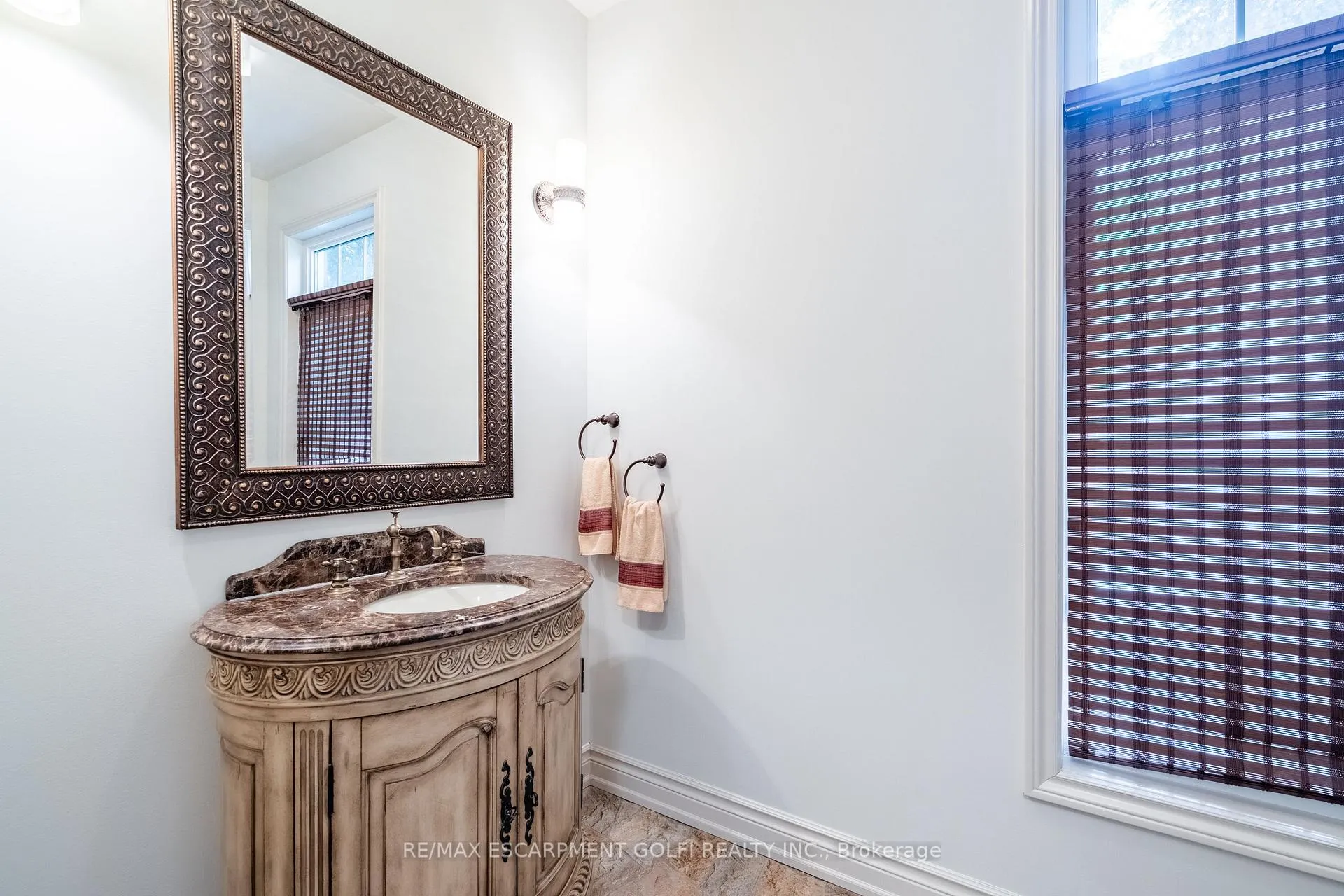 Photo 9 of 3542 Matthews Drive, Niagara Falls, Mt. Carmel — HOMEH