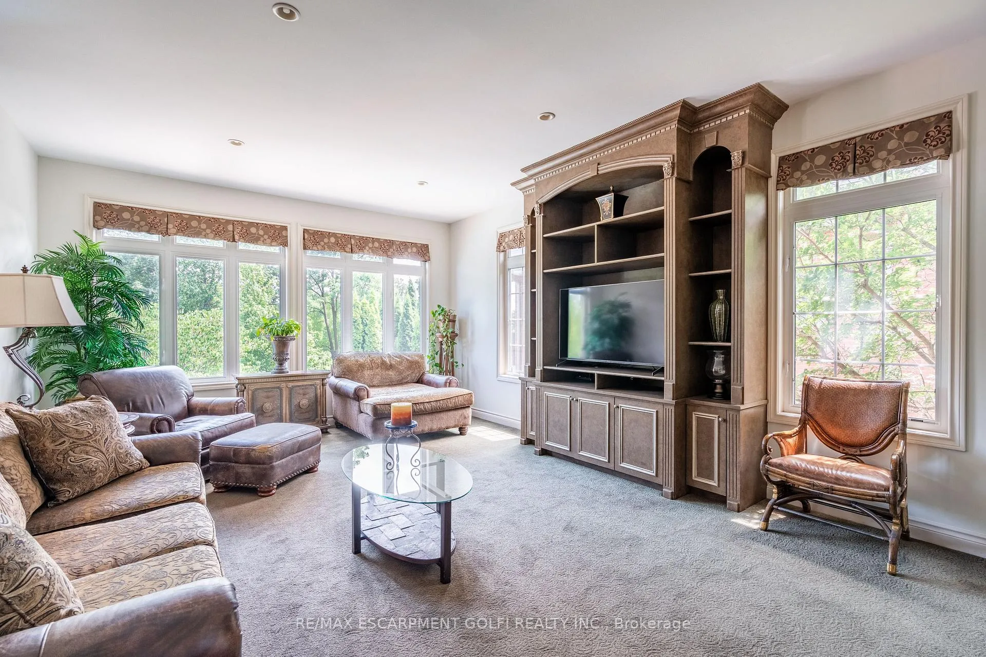 Photo 11 of 3542 Matthews Drive, Niagara Falls, Mt. Carmel — HOMEH
