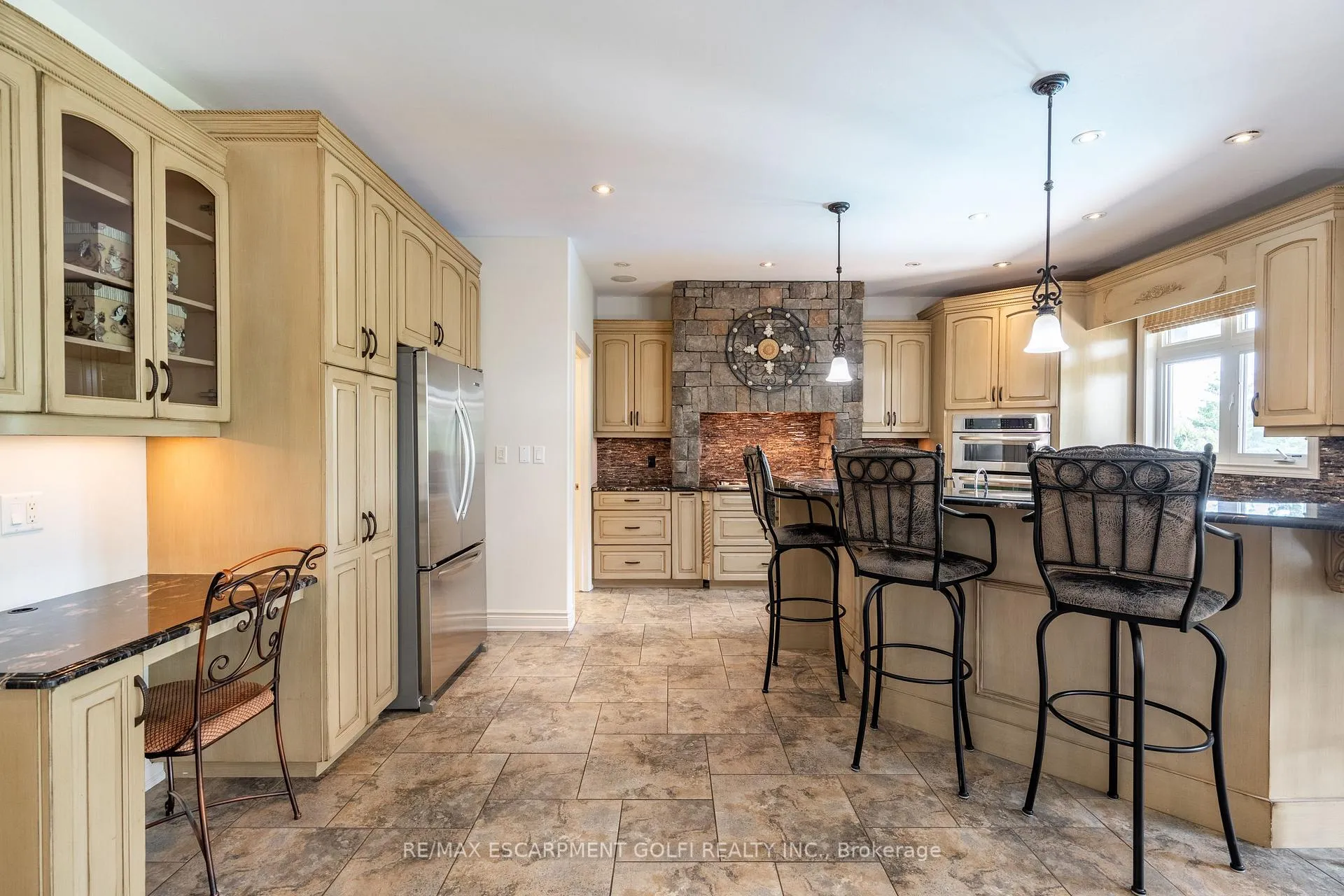 Photo 15 of 3542 Matthews Drive, Niagara Falls, Mt. Carmel — HOMEH