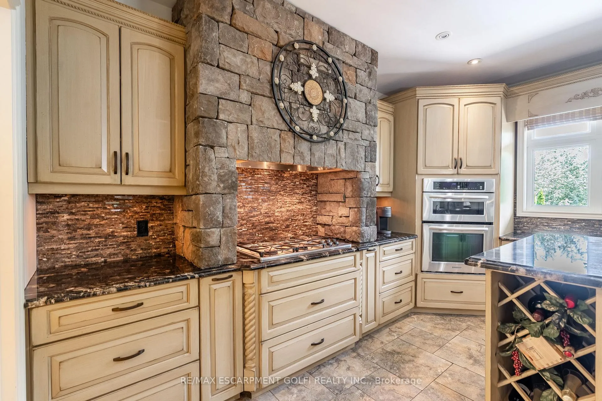 Photo 16 of 3542 Matthews Drive, Niagara Falls, Mt. Carmel — HOMEH