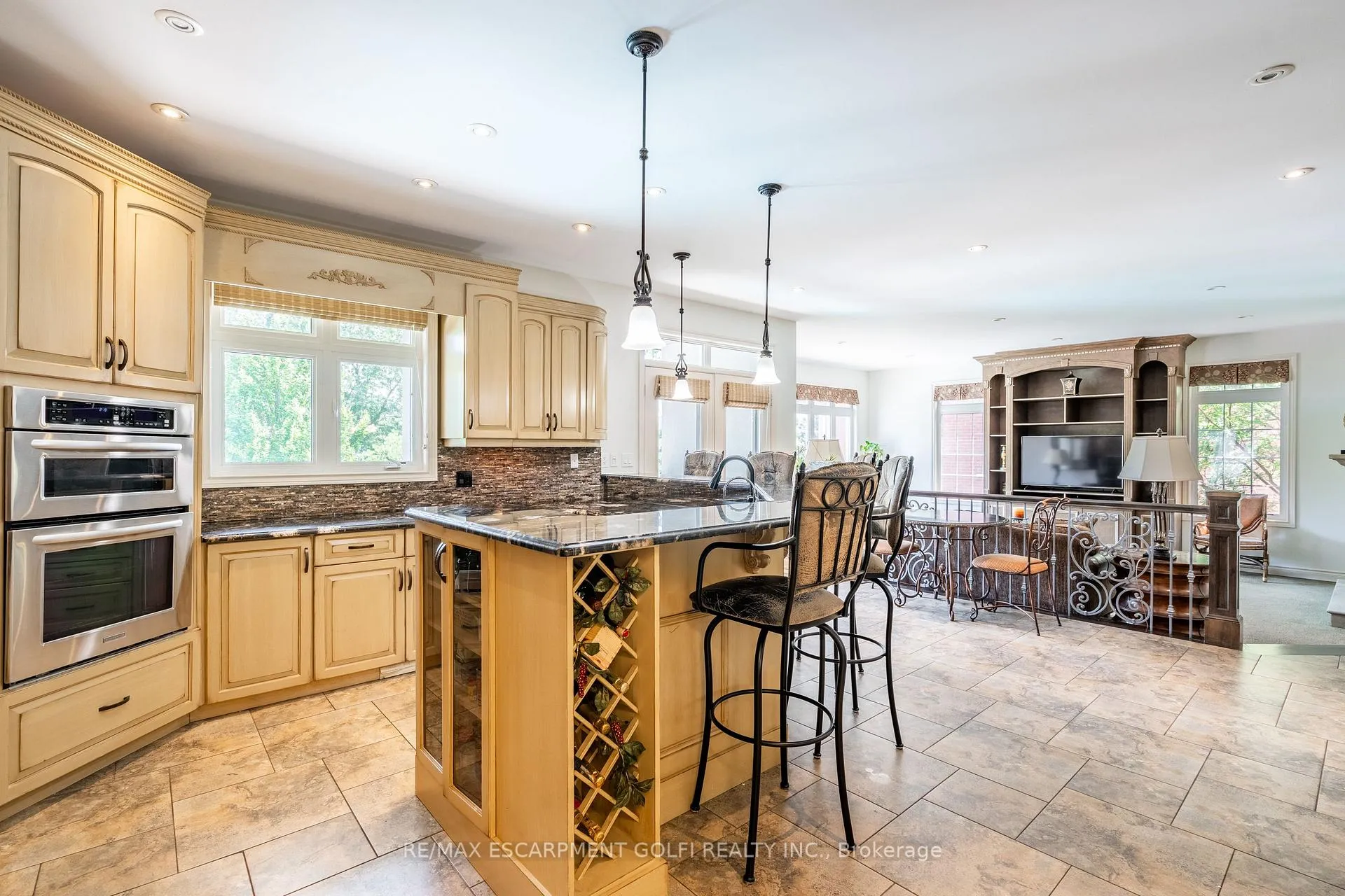 Photo 17 of 3542 Matthews Drive, Niagara Falls, Mt. Carmel — HOMEH