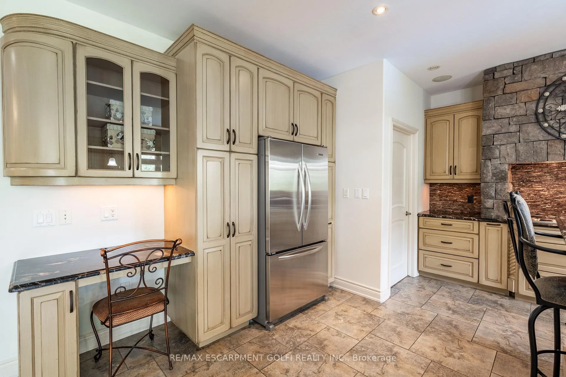Photo 20 of 3542 Matthews Drive, Niagara Falls, Mt. Carmel — HOMEH