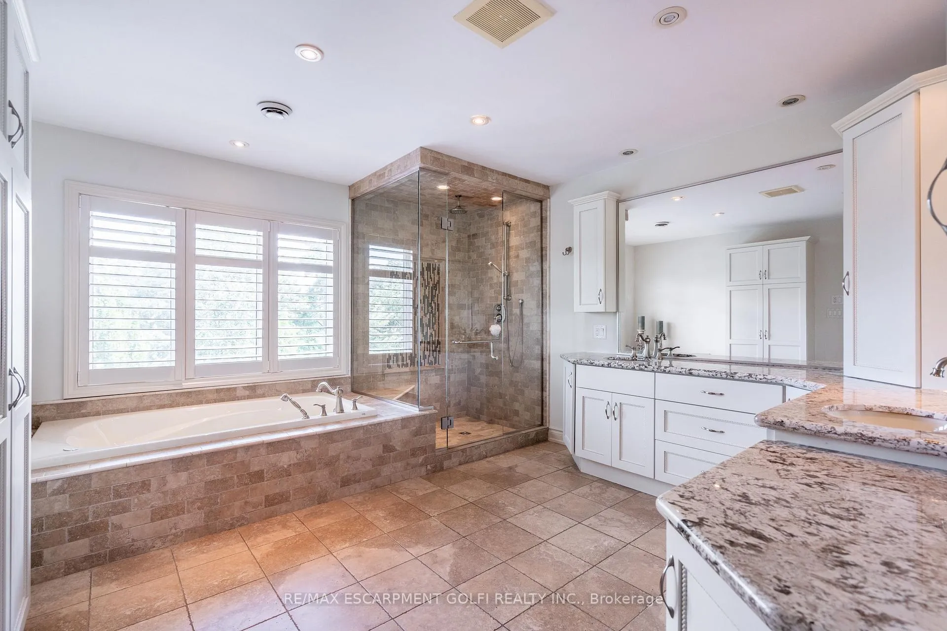 Photo 25 of 3542 Matthews Drive, Niagara Falls, Mt. Carmel — HOMEH