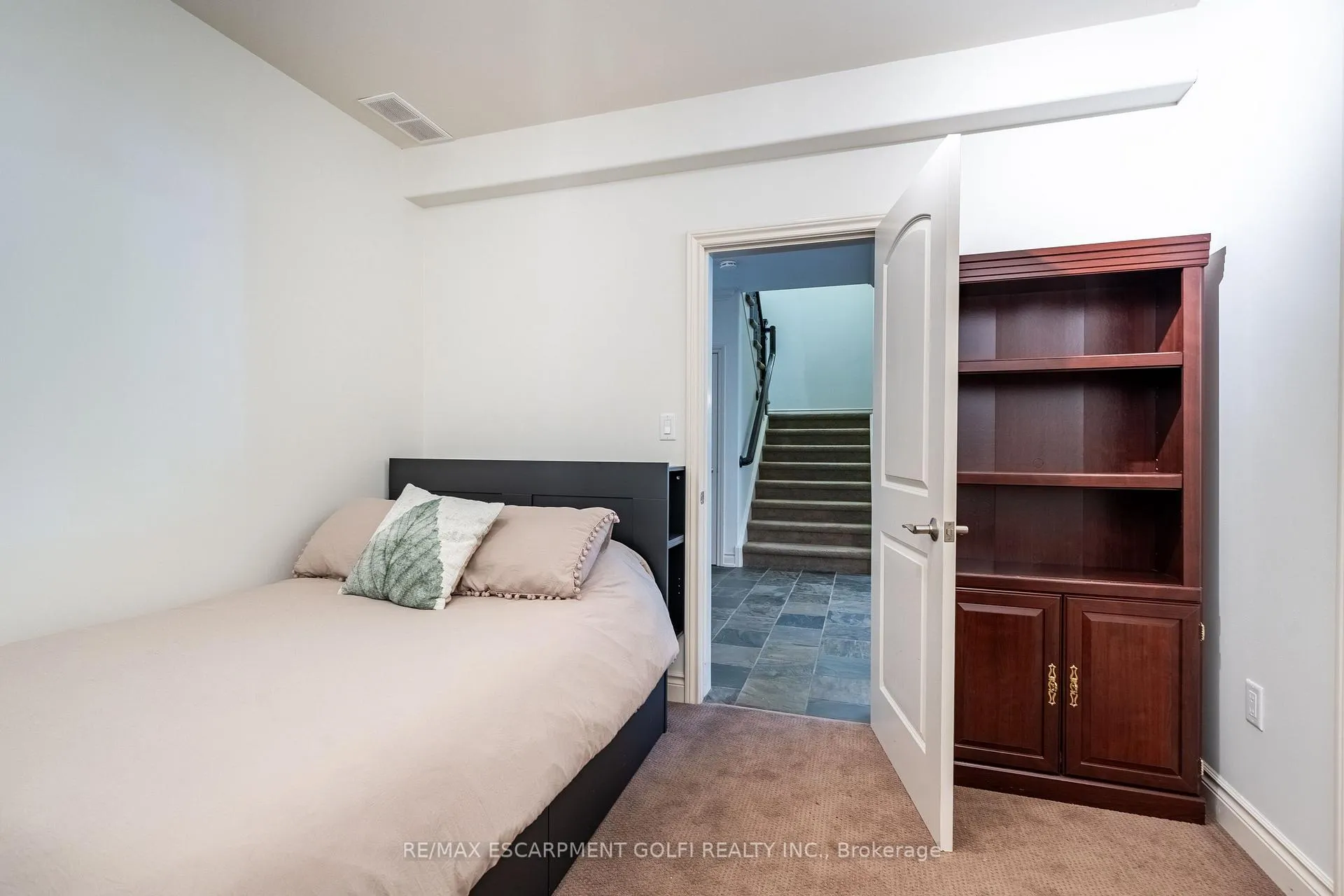 Photo 40 of 3542 Matthews Drive, Niagara Falls, Mt. Carmel — HOMEH