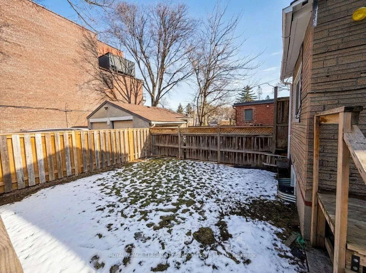 Photo 3 of 176 Belsize Drive, Toronto, Mount Pleasant East — HOMEH