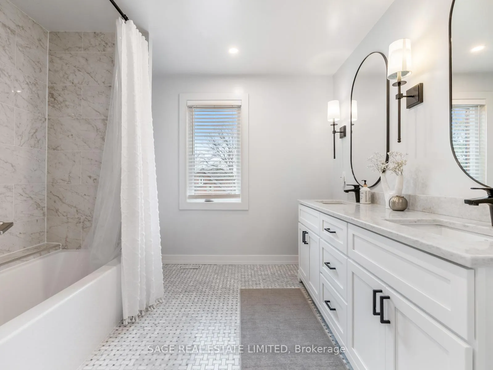 Photo 36 of 32 Dunwatson Drive, Scarborough, Centennial Scarborough — HOMEH