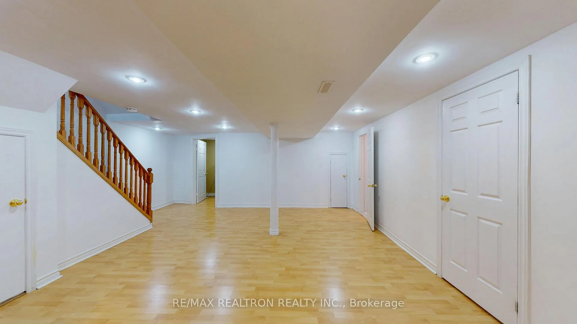 Photo 10 of 8 Muster Crescent, Markham, Buttonville — HOMEH